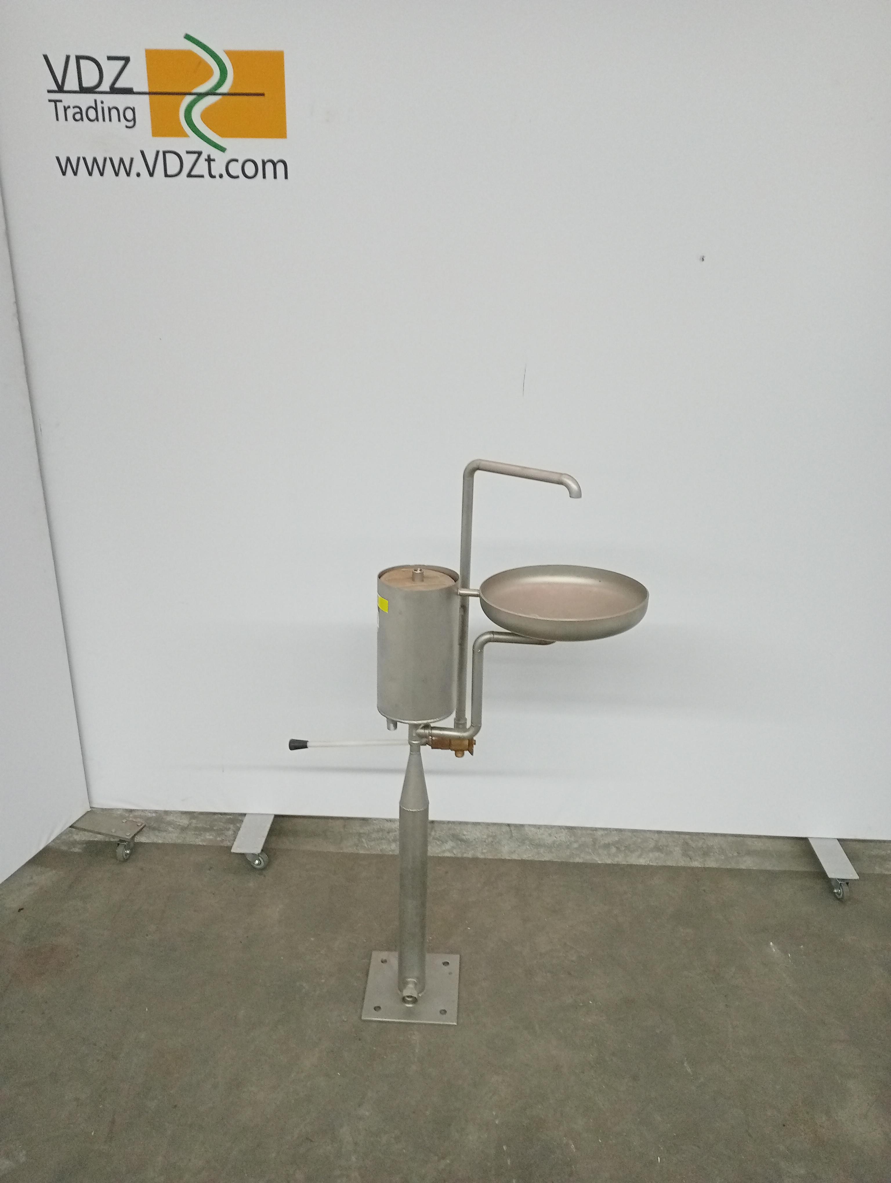 Used Wash basin with sterilizer