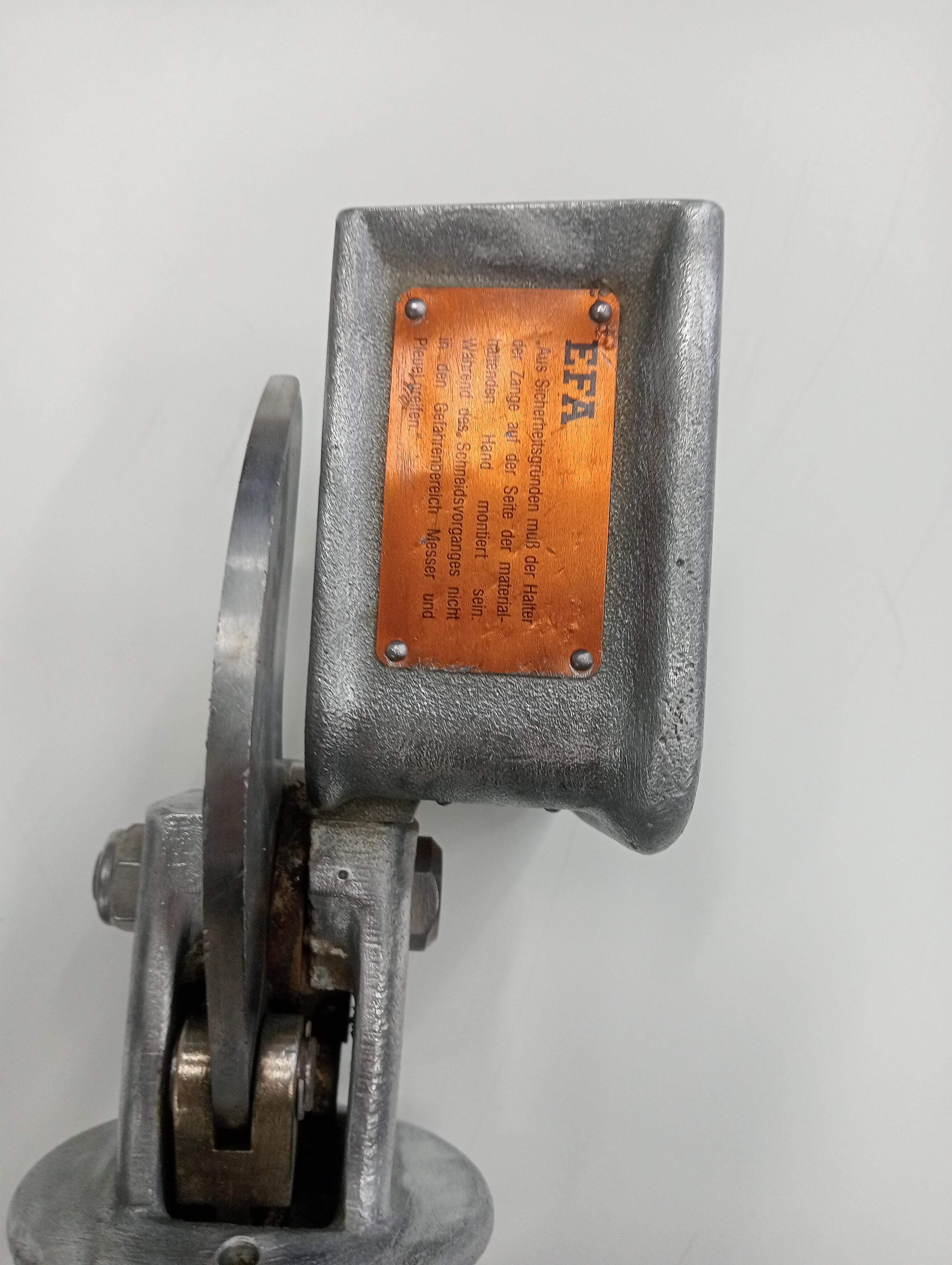 Used Claw and leg cutter set with hydraulic unit and balancer