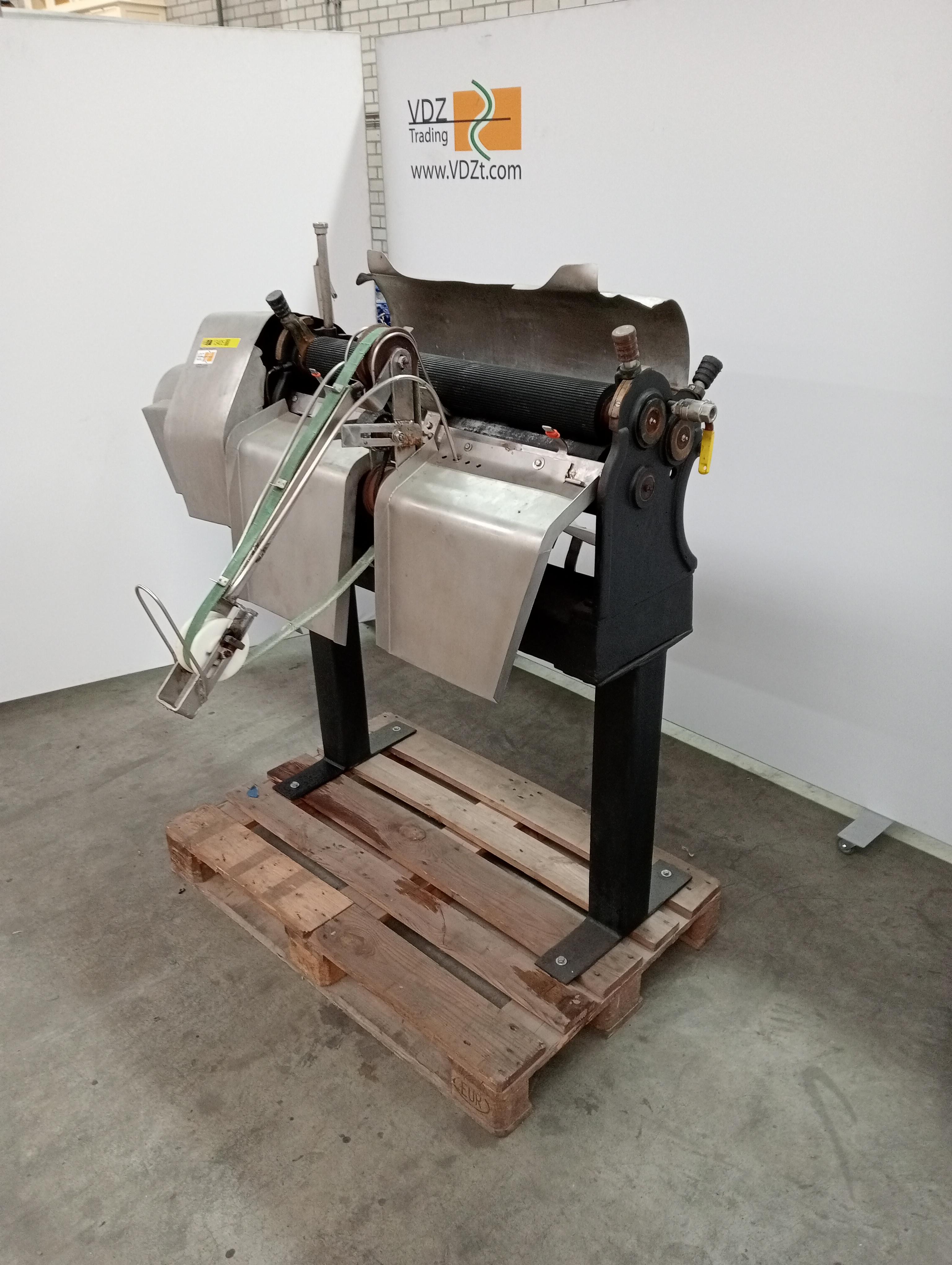 Used Intestine - Casing cleaning line