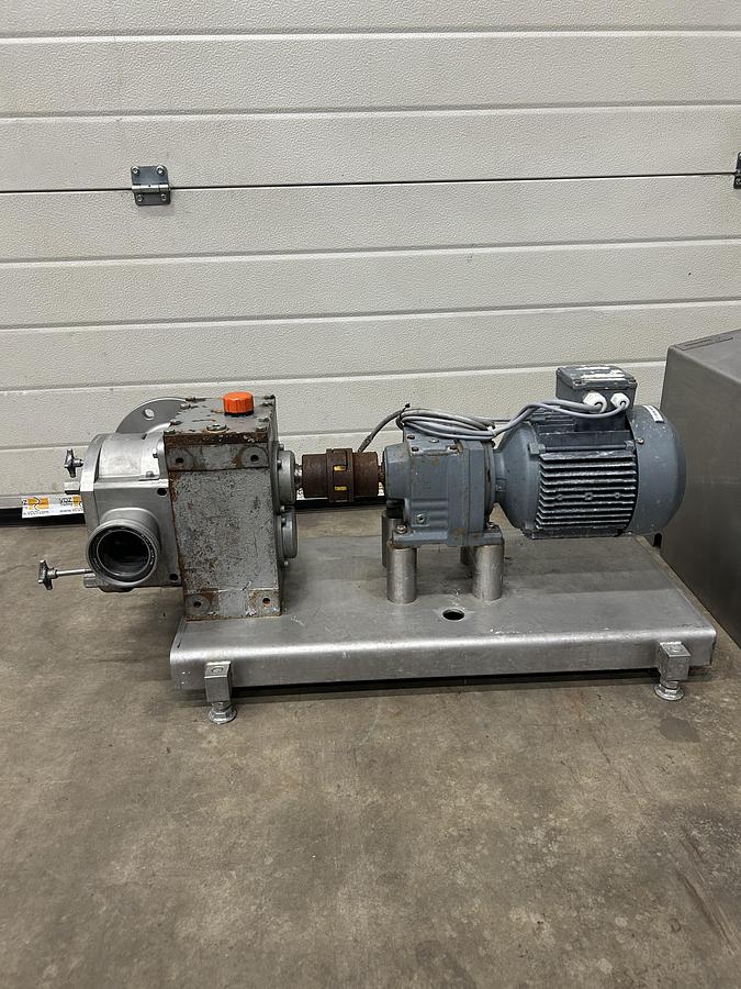 Used Lobe pump