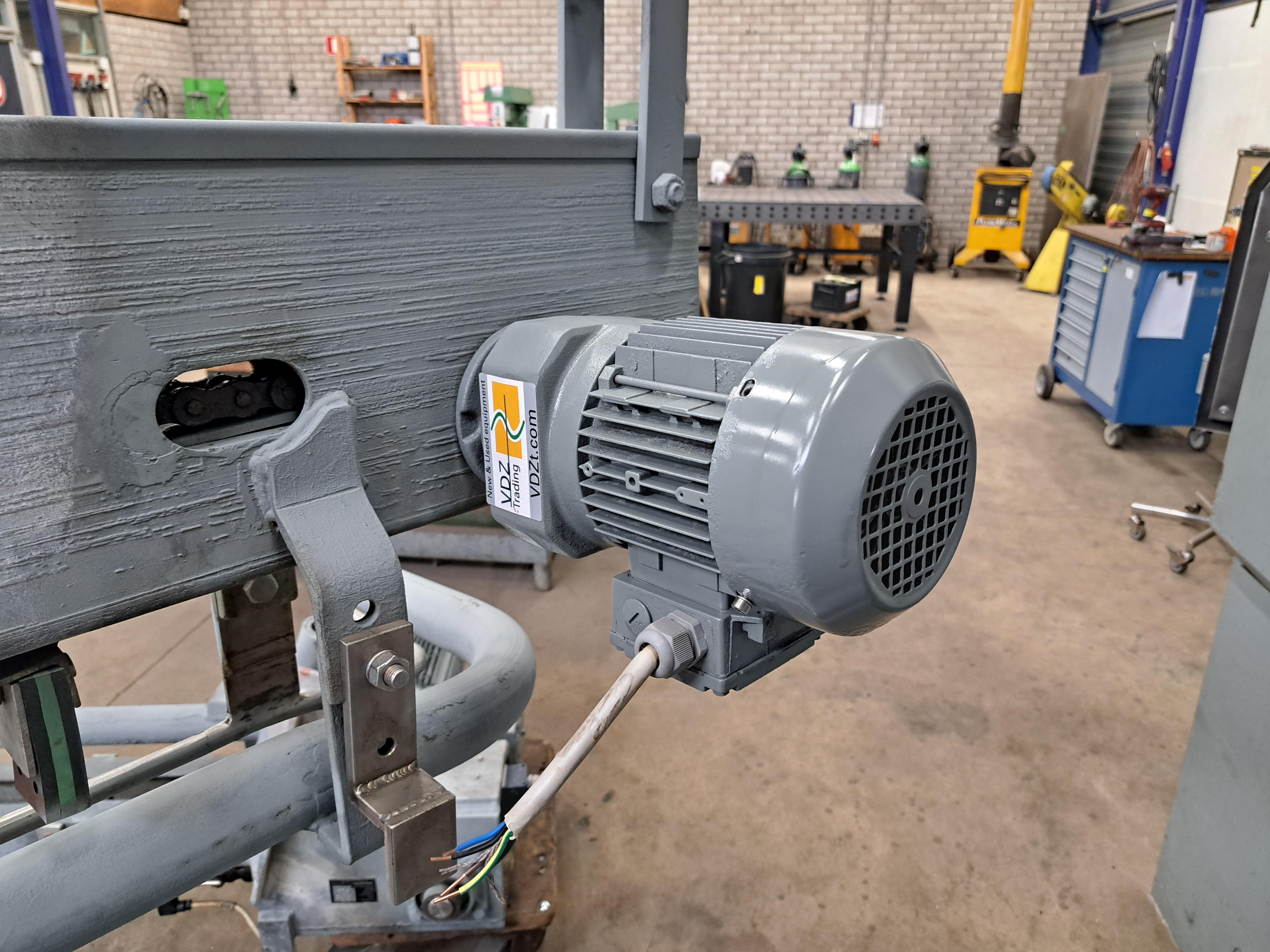 Used Empty hook lowering conveyor