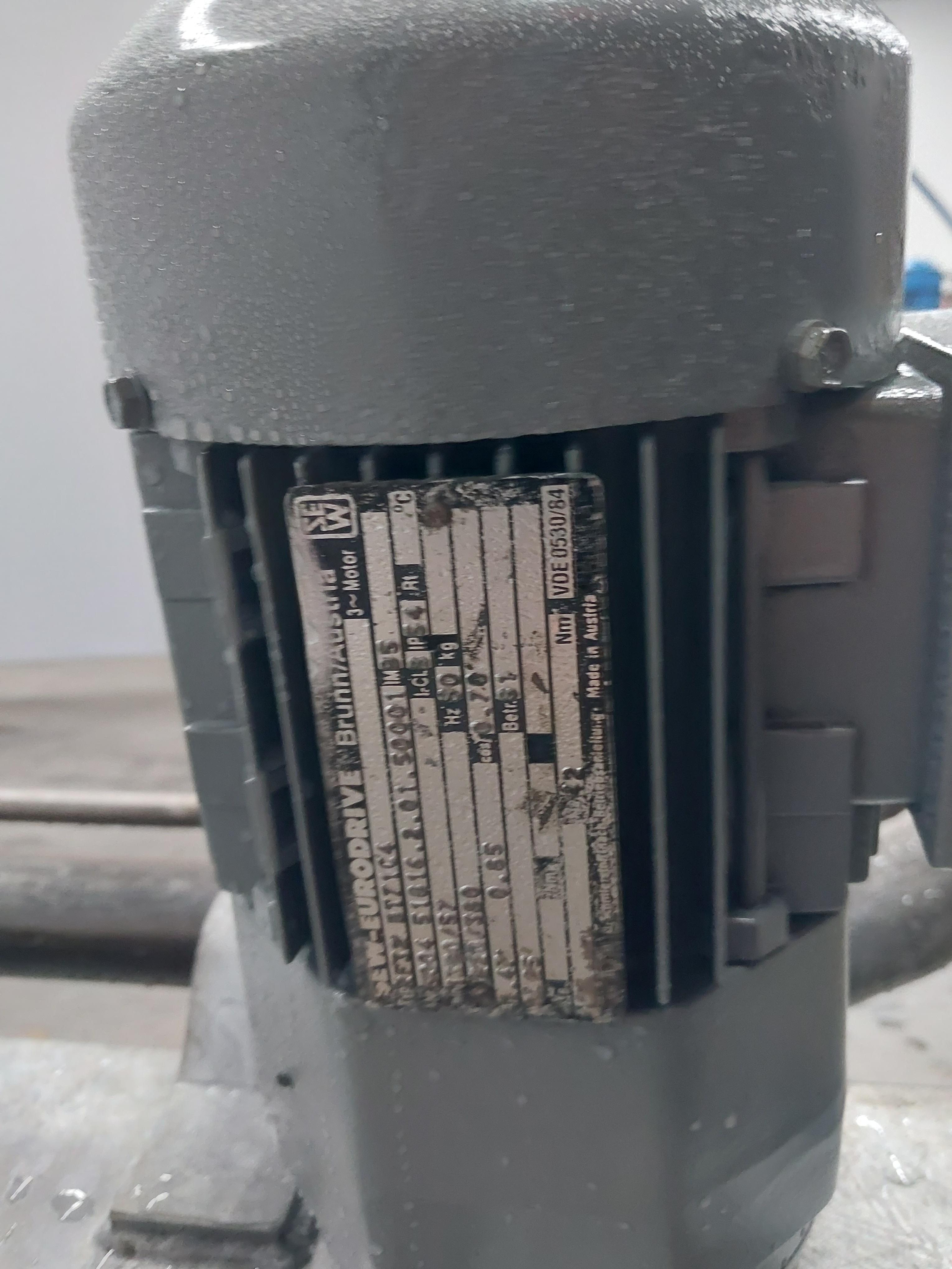 Used Conveyor lift empty hooks