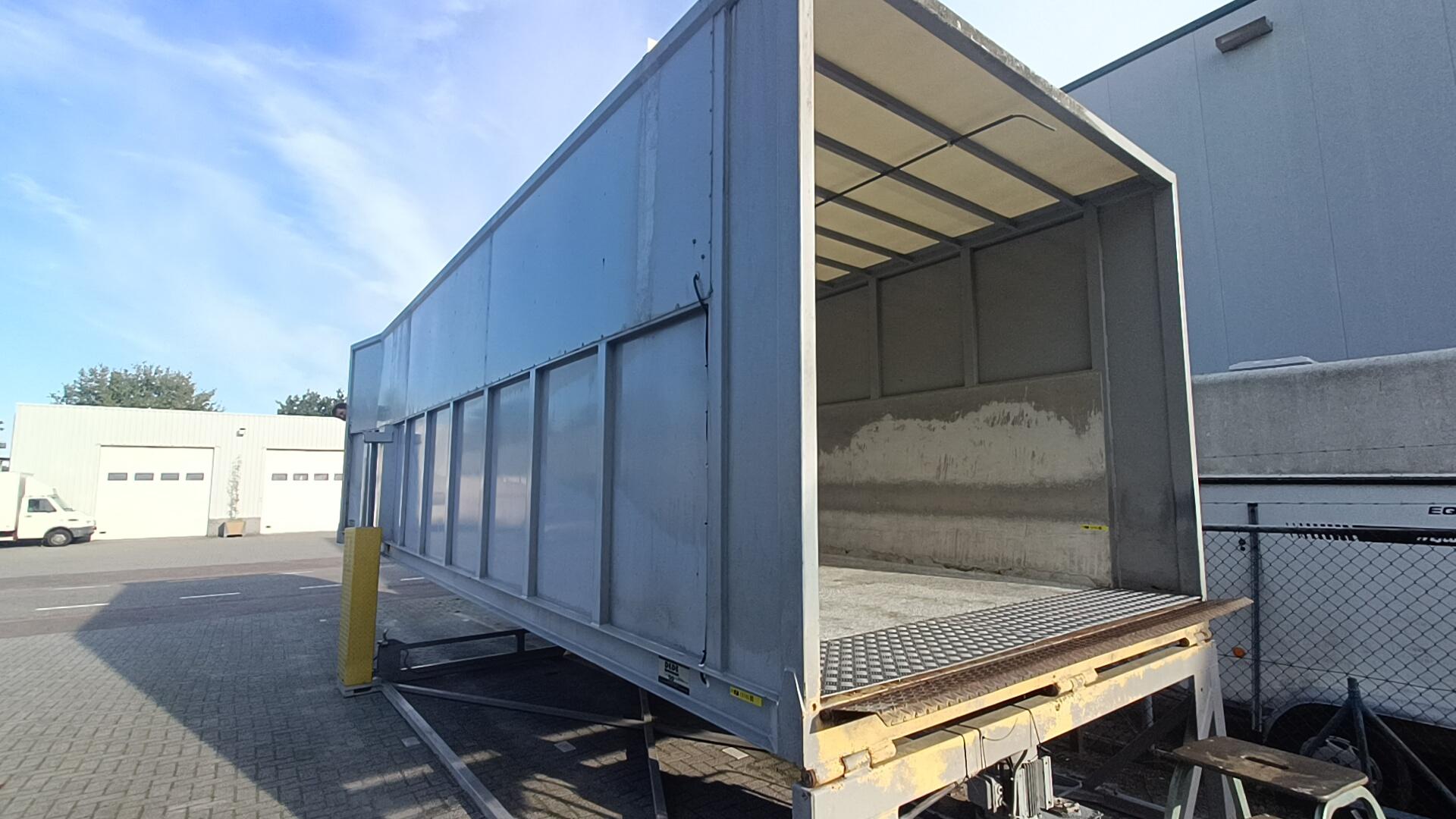 Used Moving animal loading platform