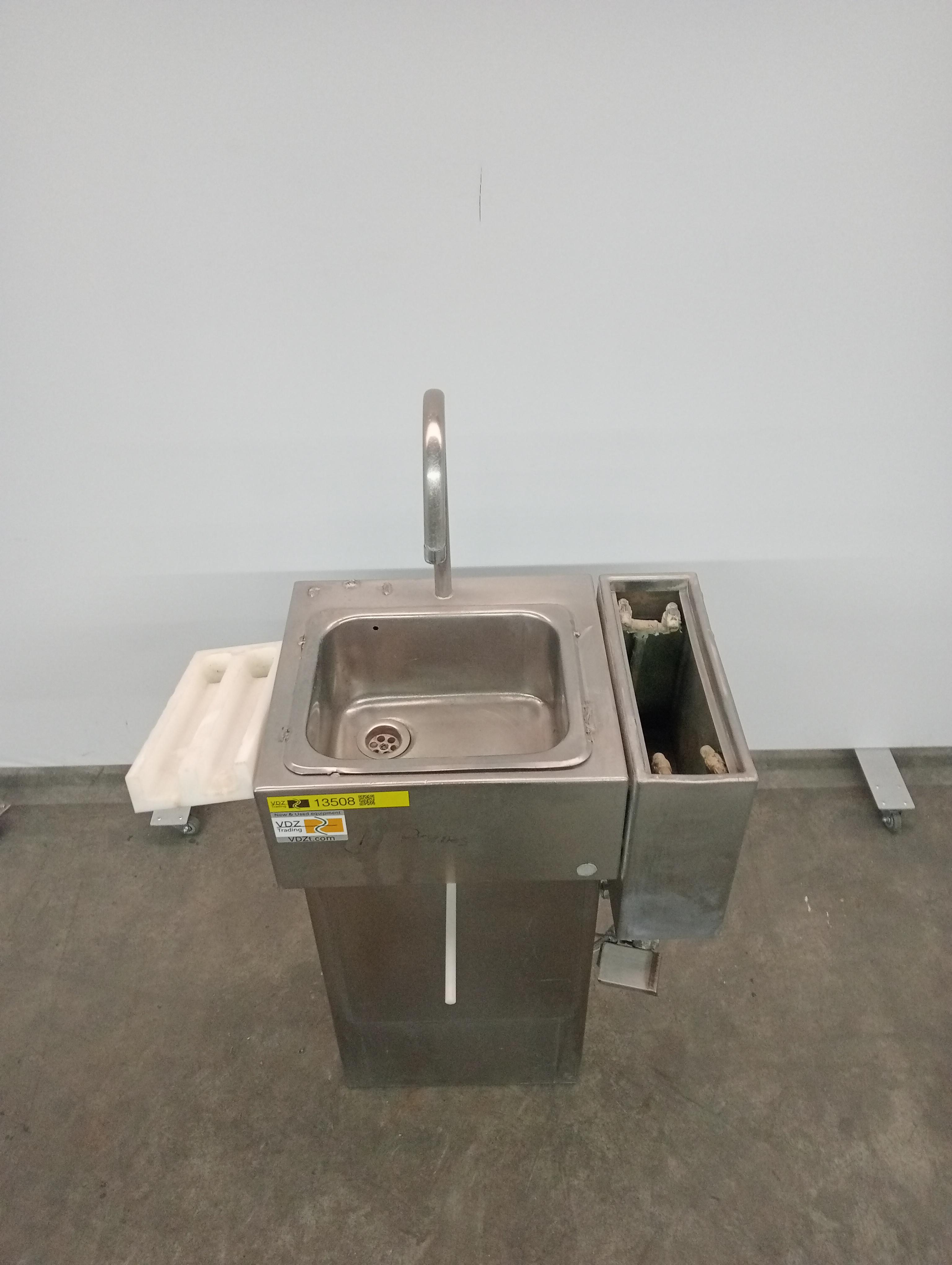 Used Wash basin