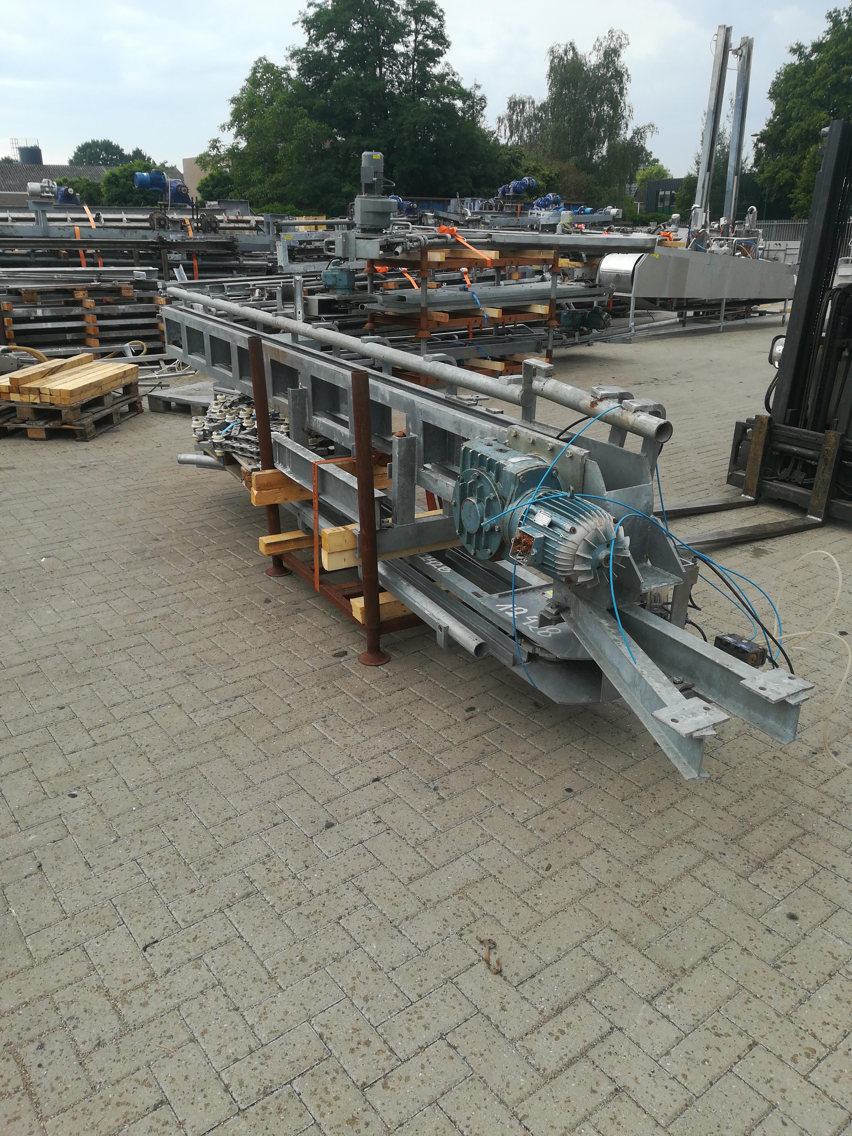 Used Conveyor lift