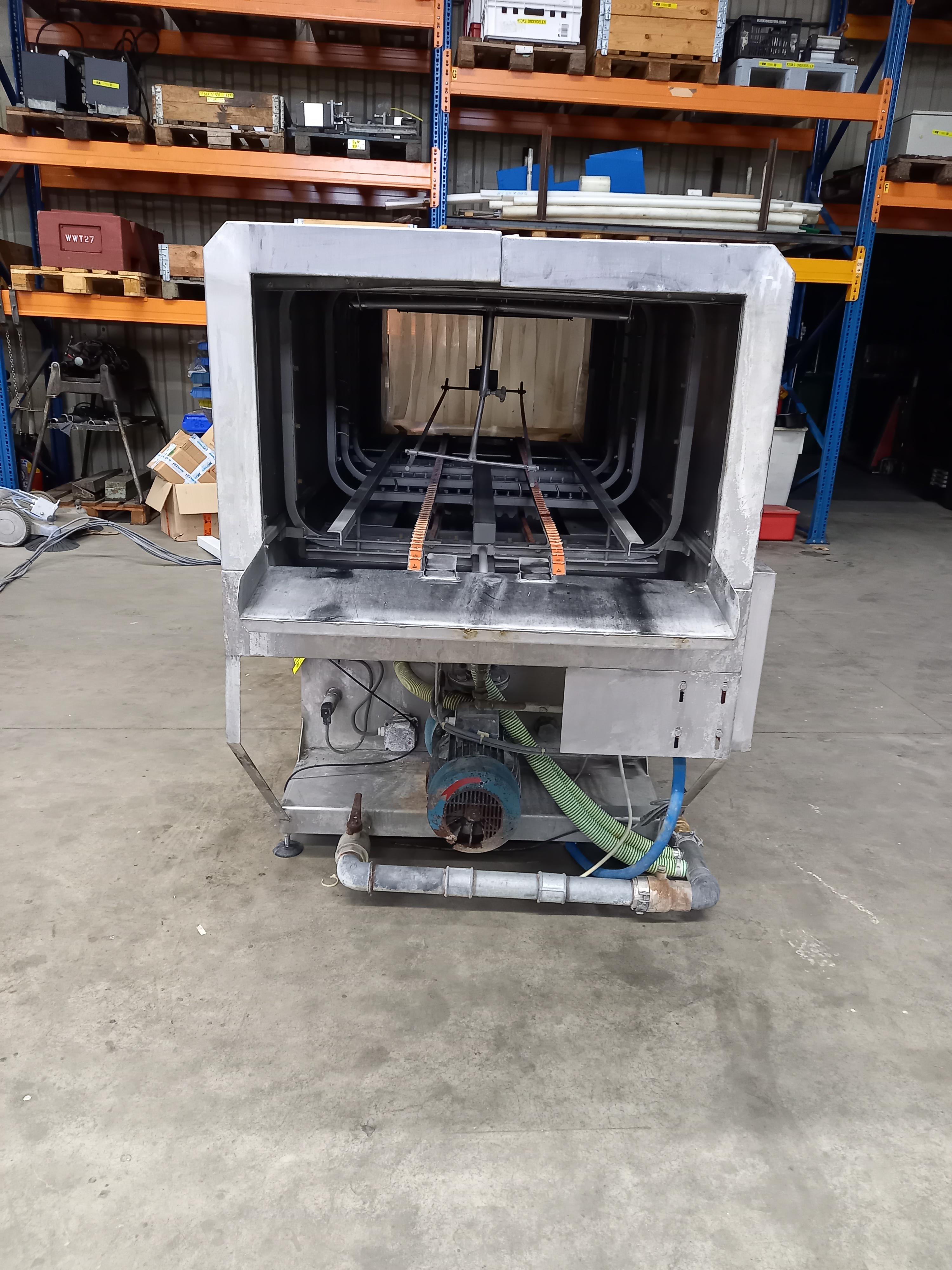 Used Crate washer