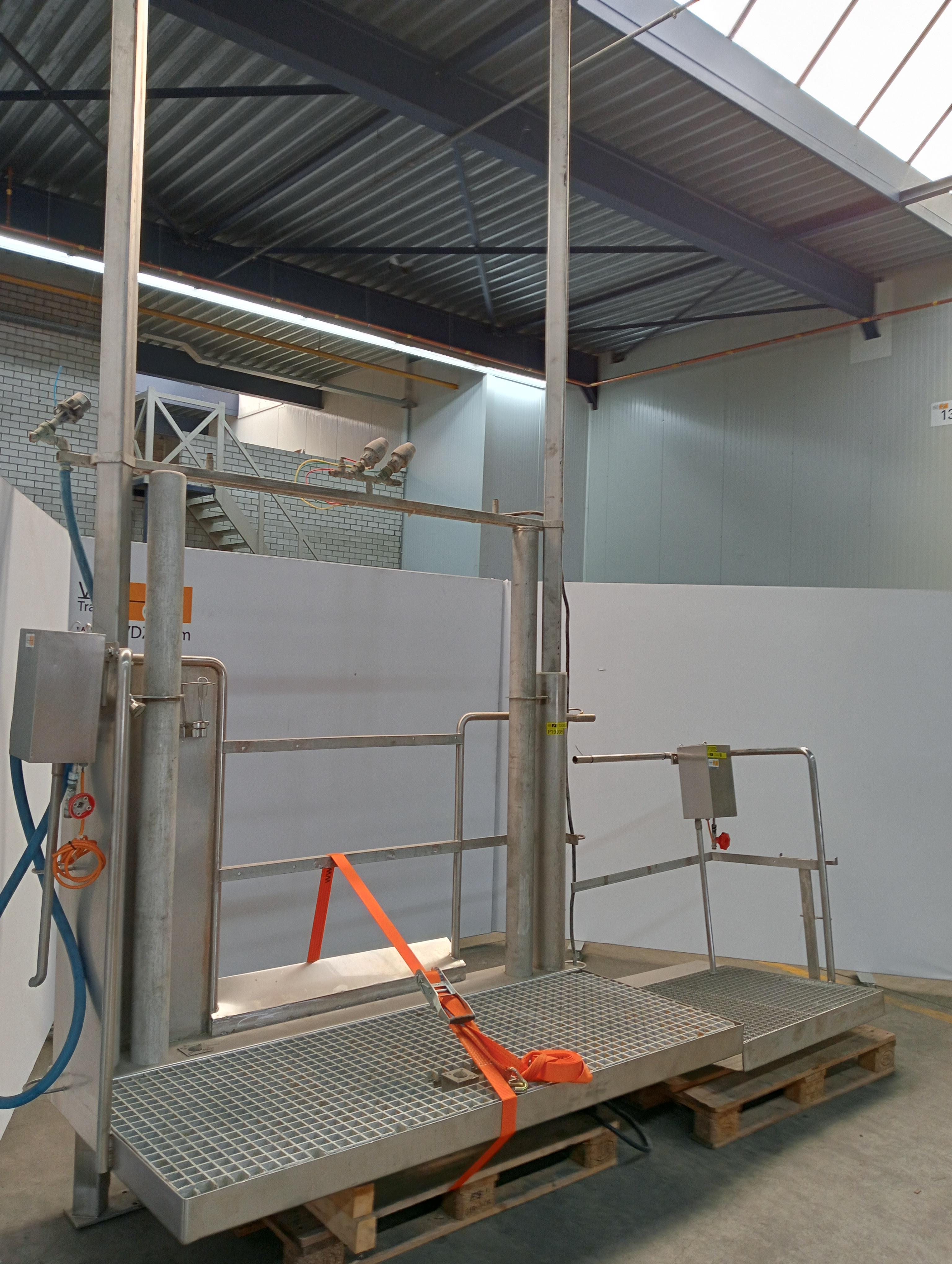 Used Movable platform