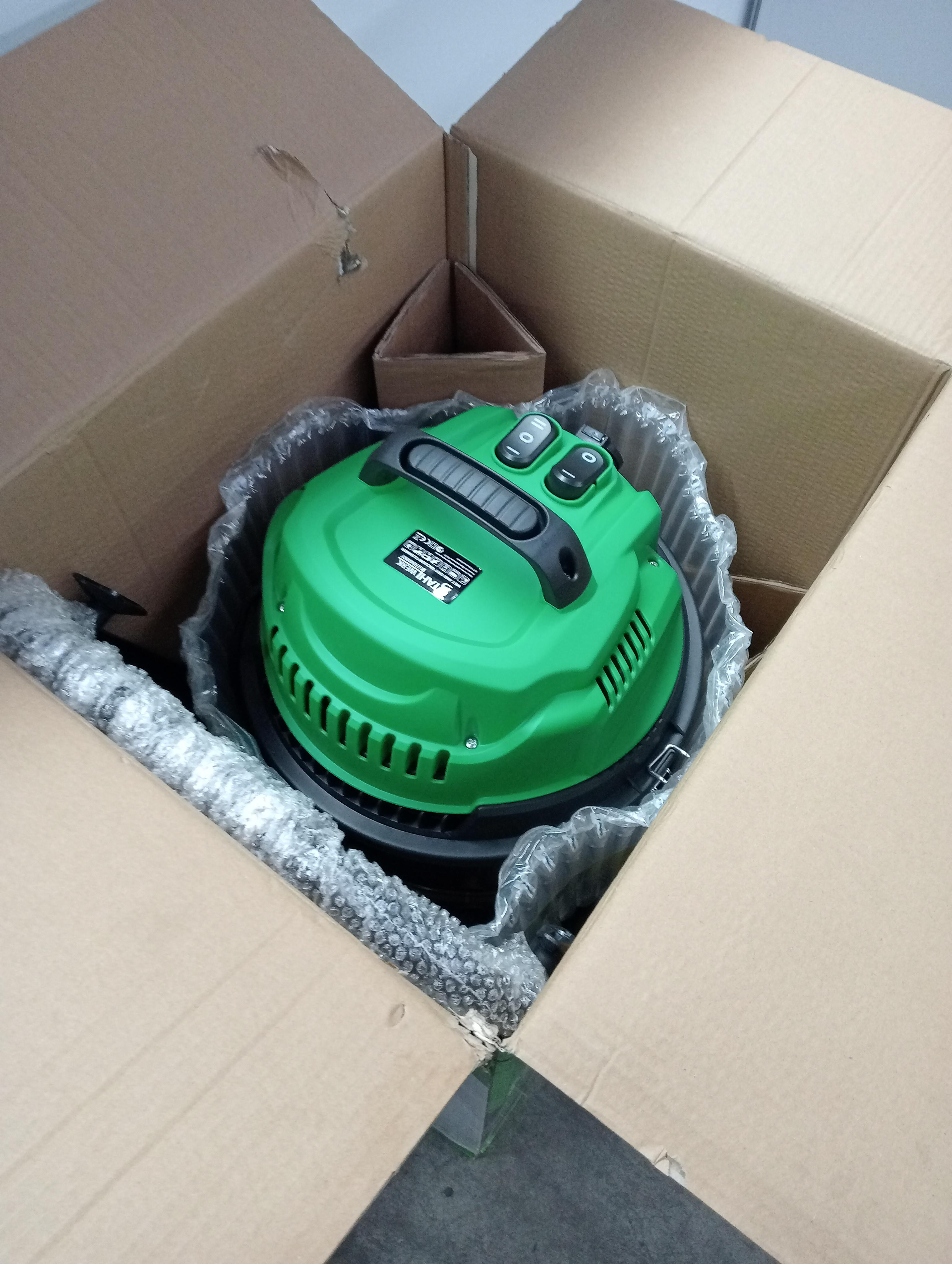 Used Vacuum cleaner. Wet and dry