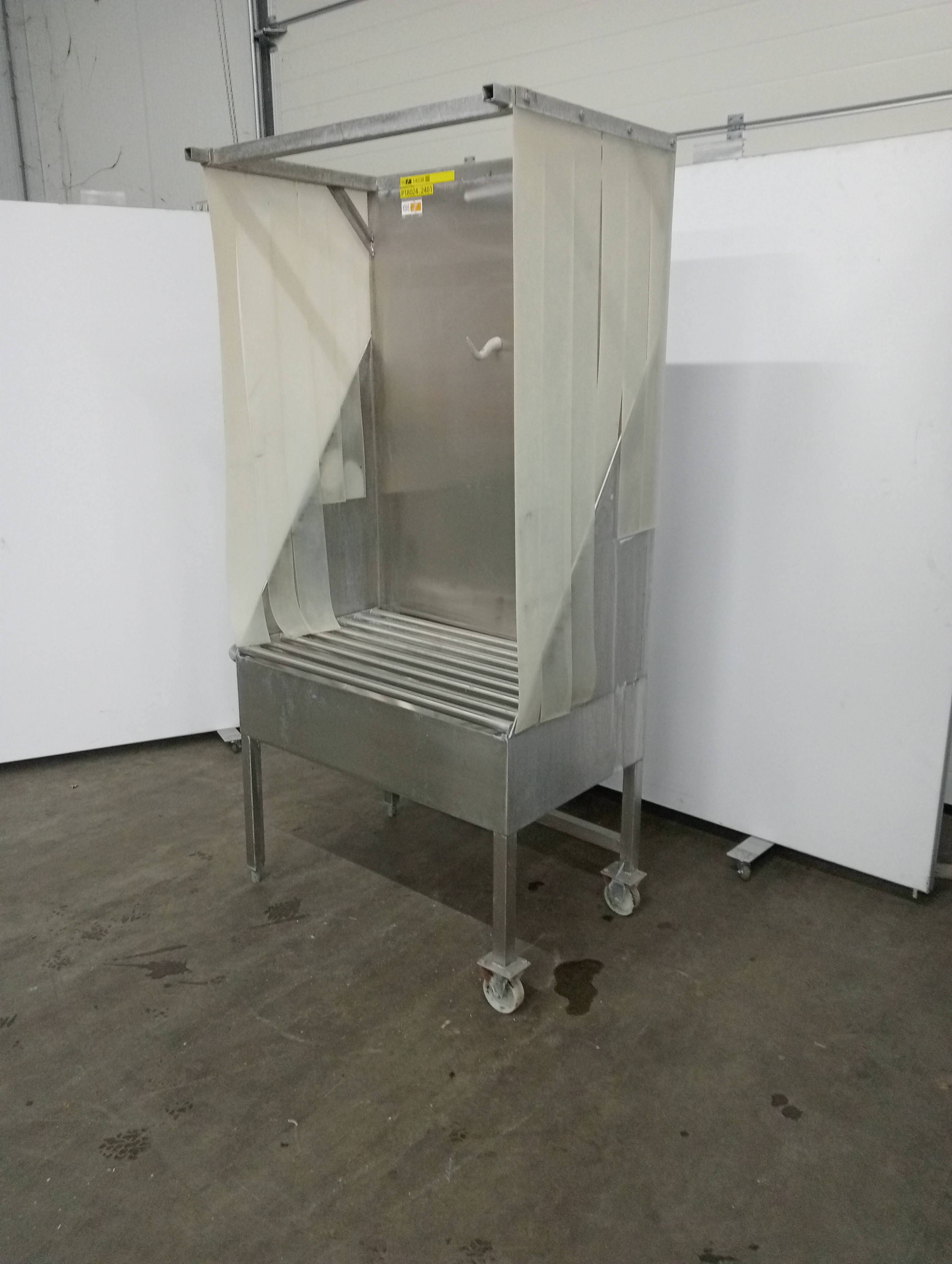 Used Head wash cabin