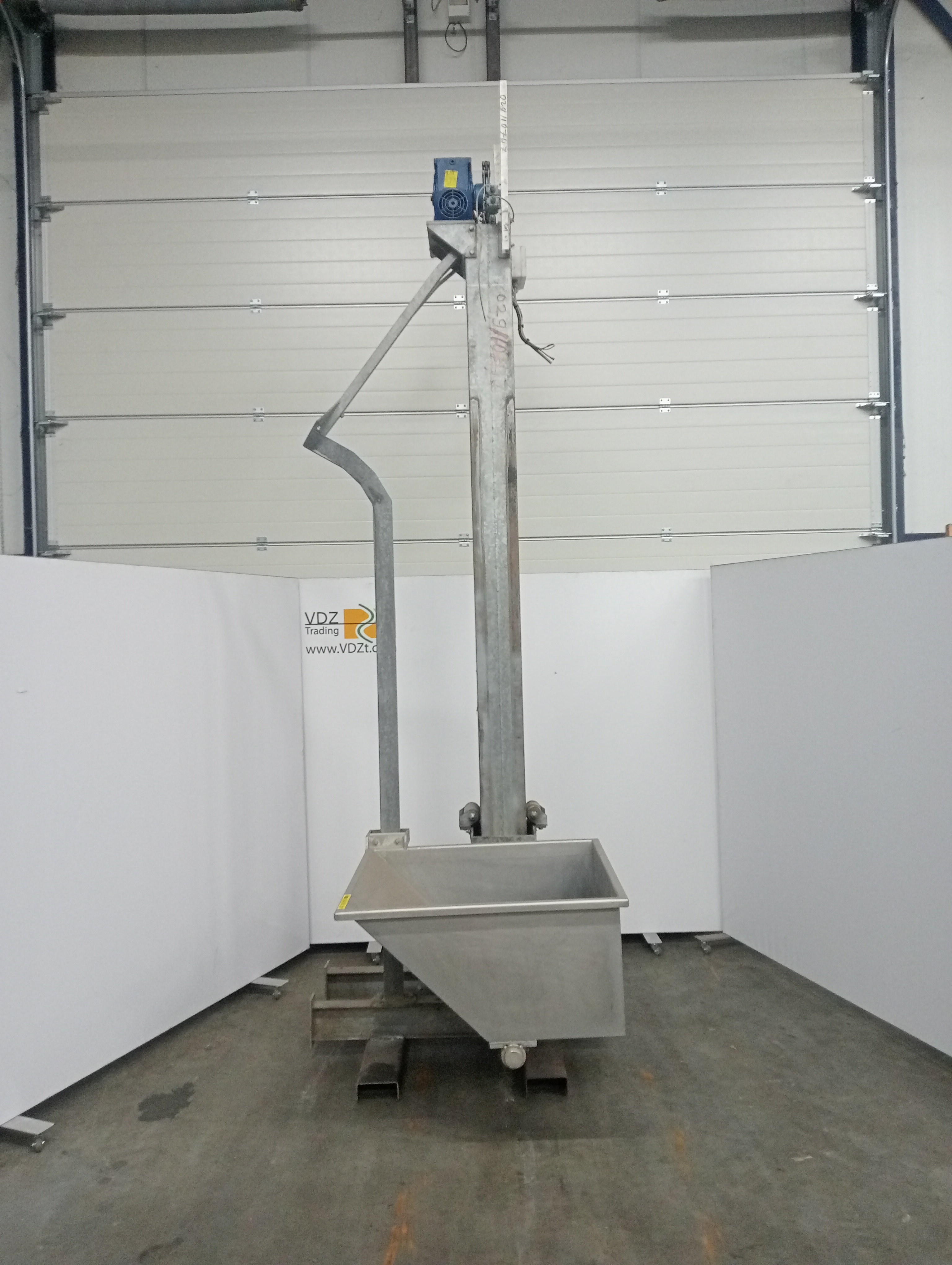 Used Bin lift and tipper