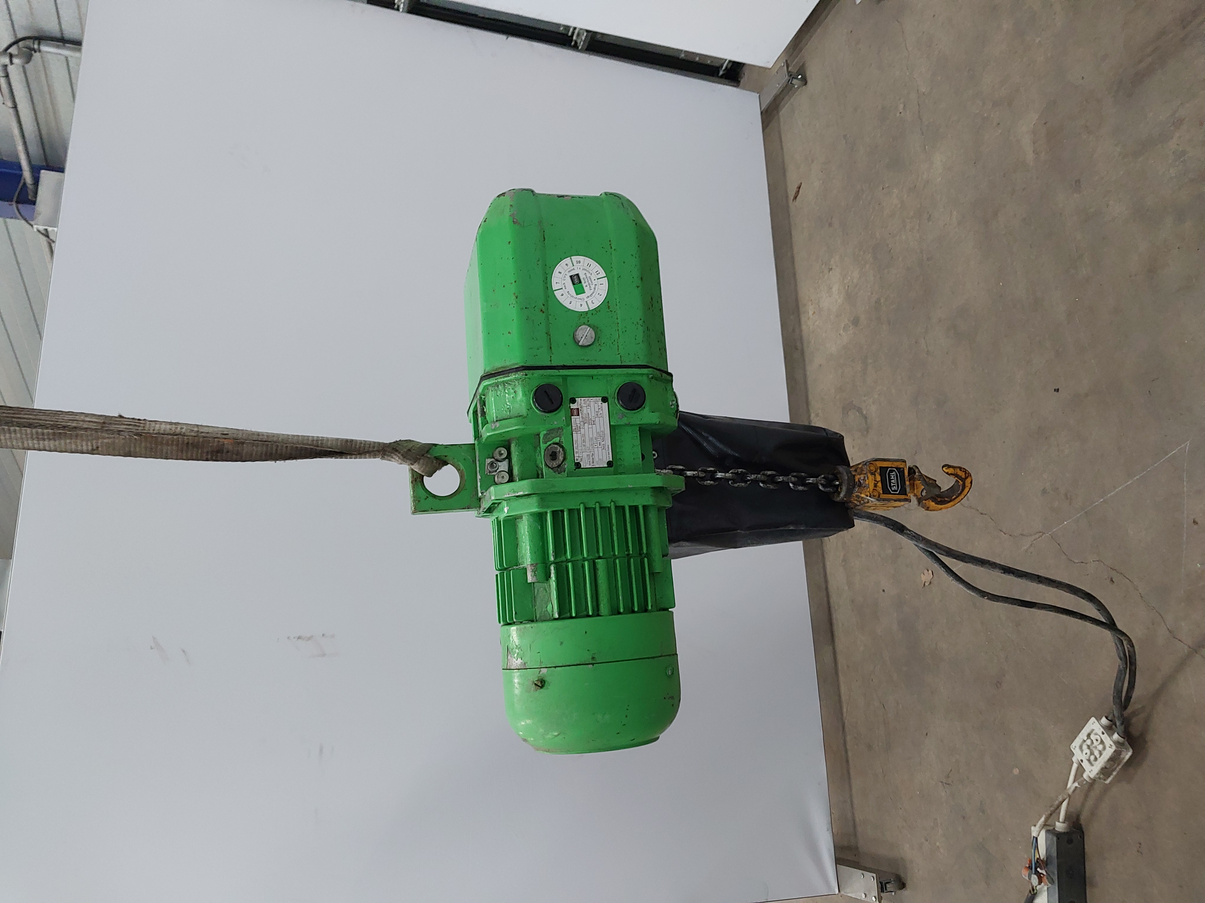 Used Loading and unloading elevator