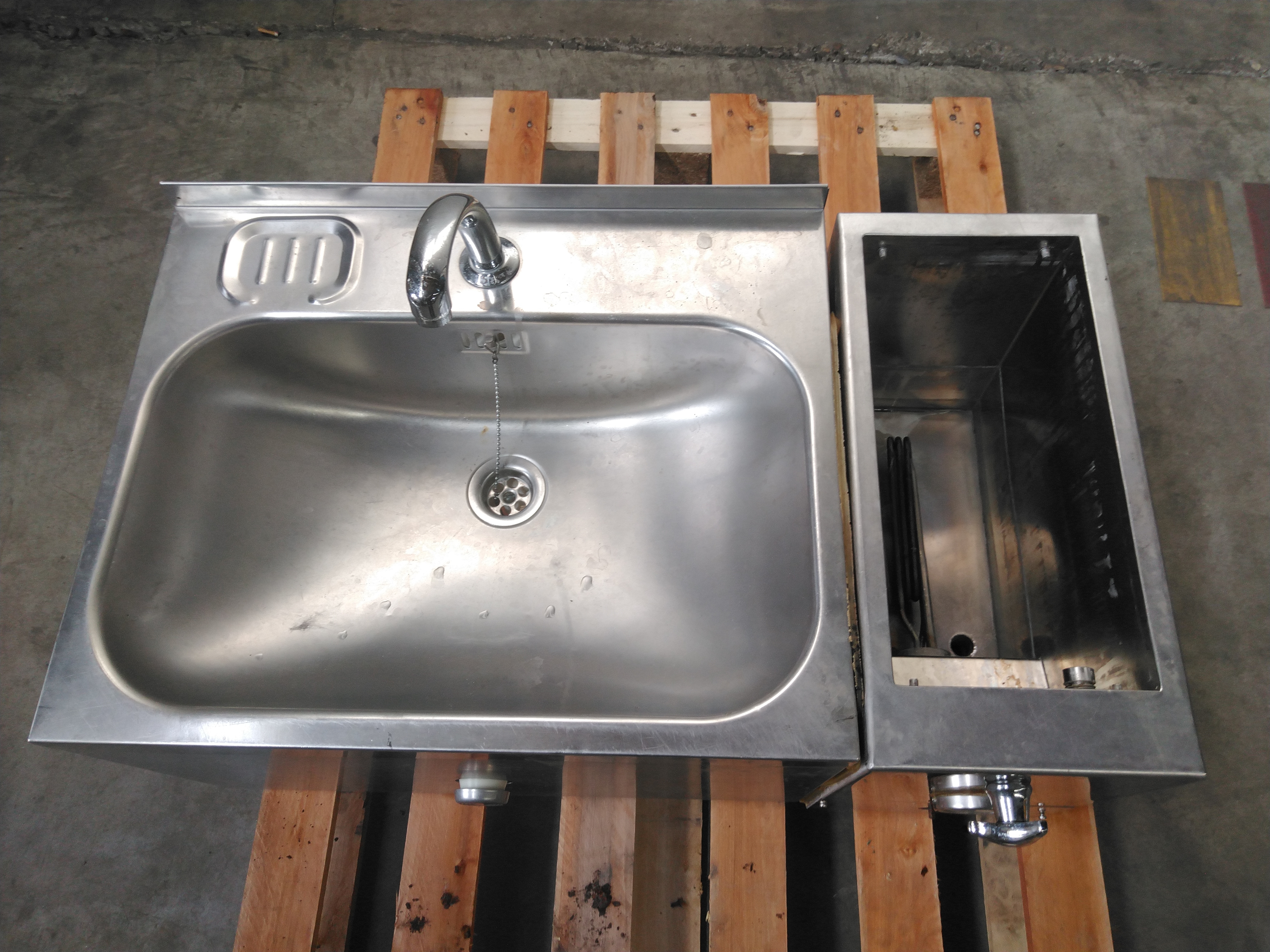 Used Wash basin with sterilizer
