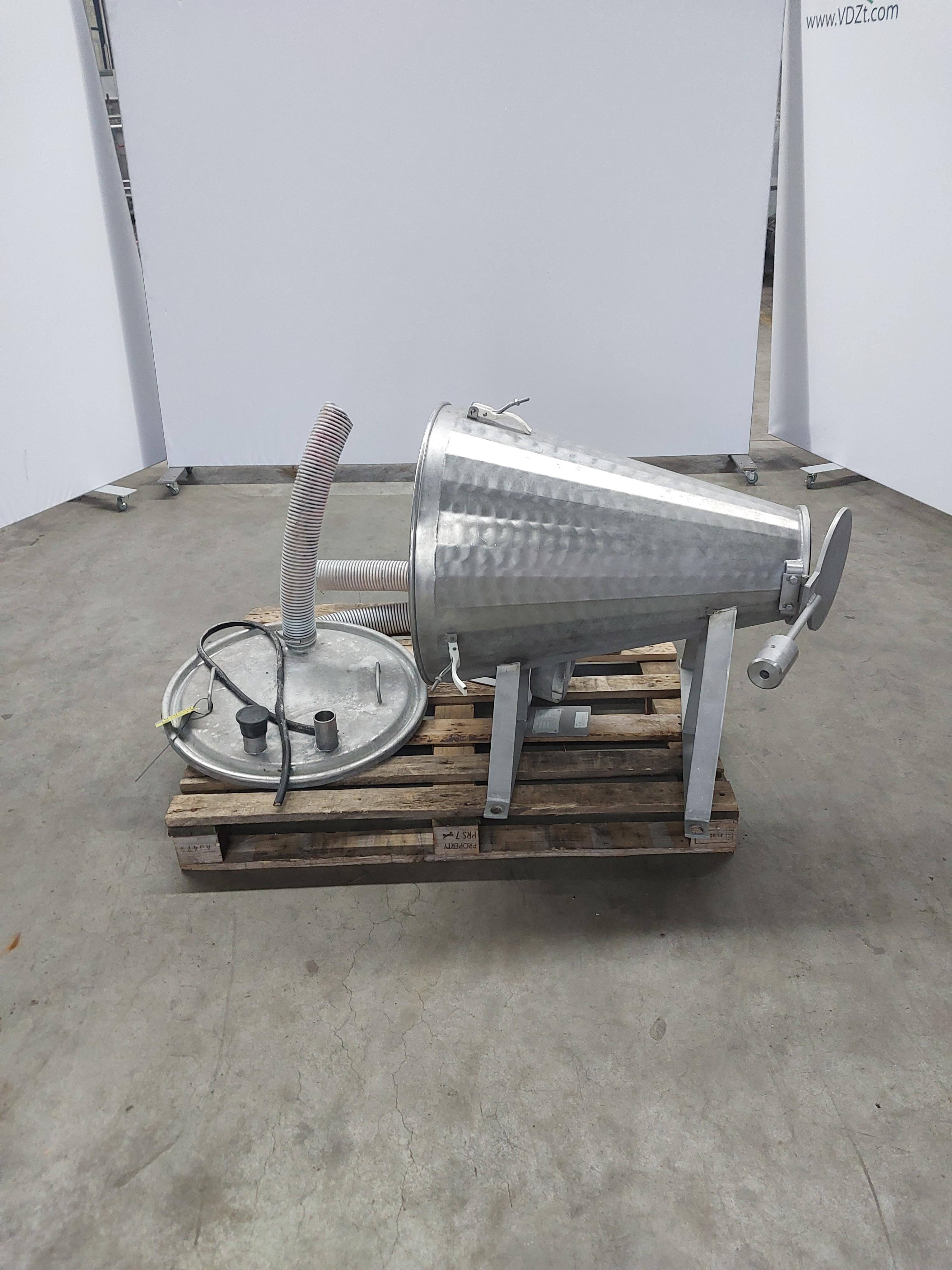 Used Vacuum buffer tank for fat and-or Spinal cord removal from carcasses