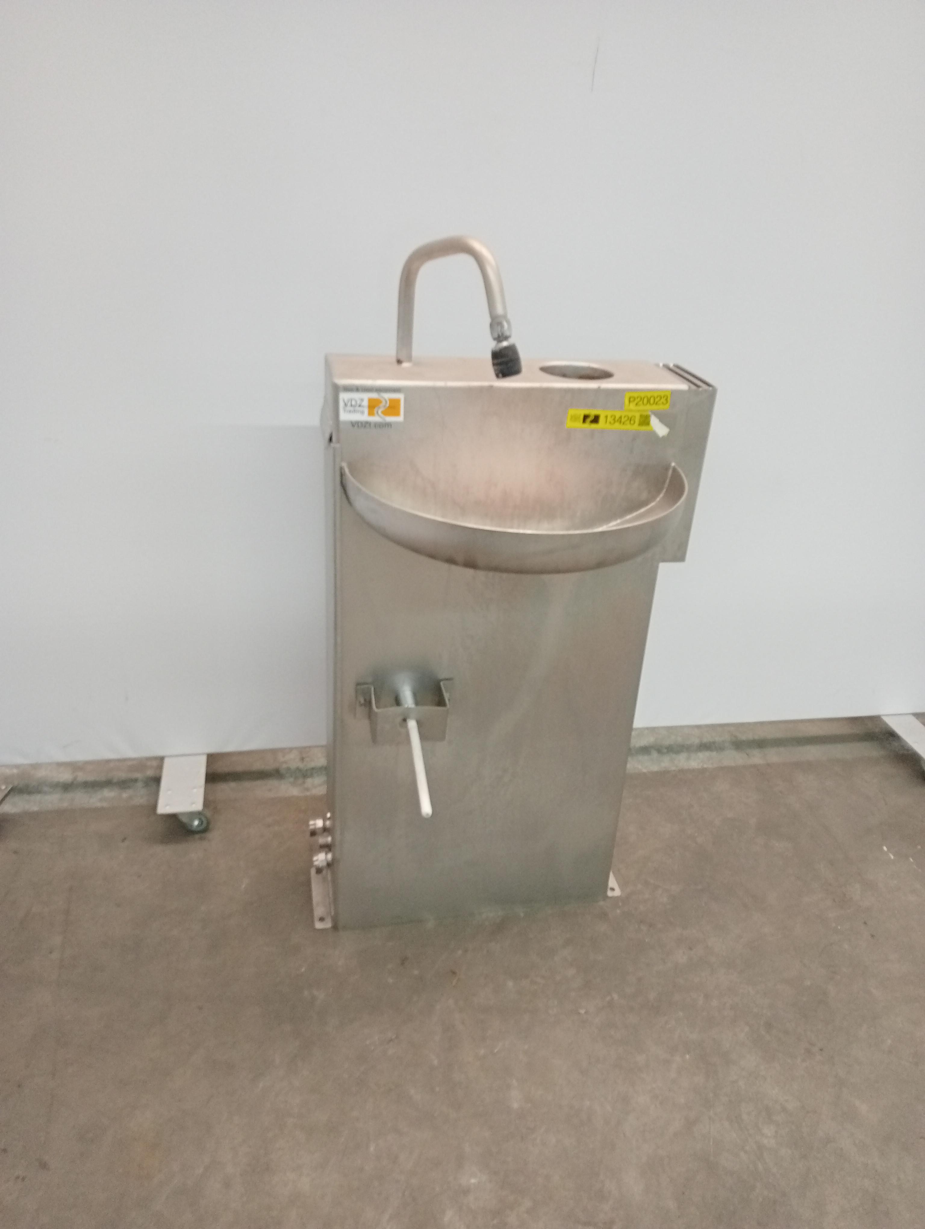 Used Wash basin incl sterilizer