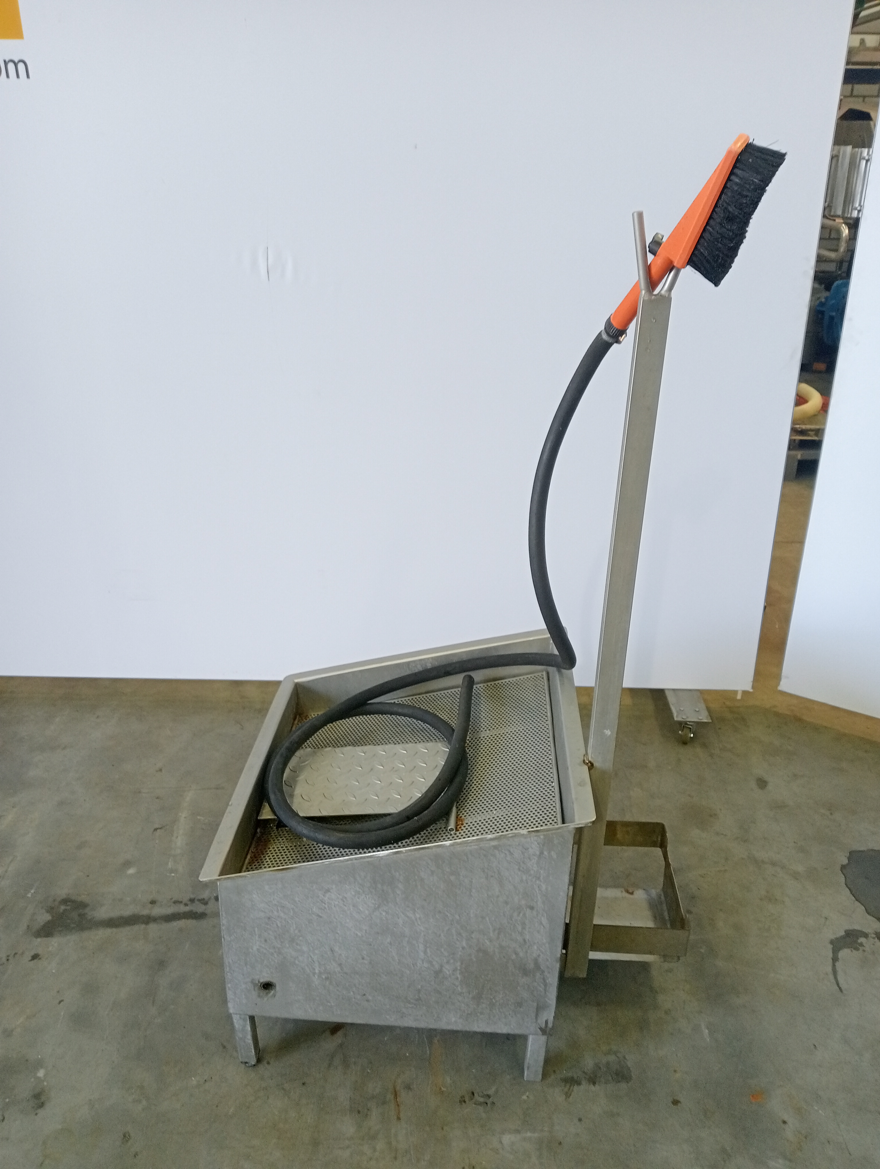 Used Bootwasher