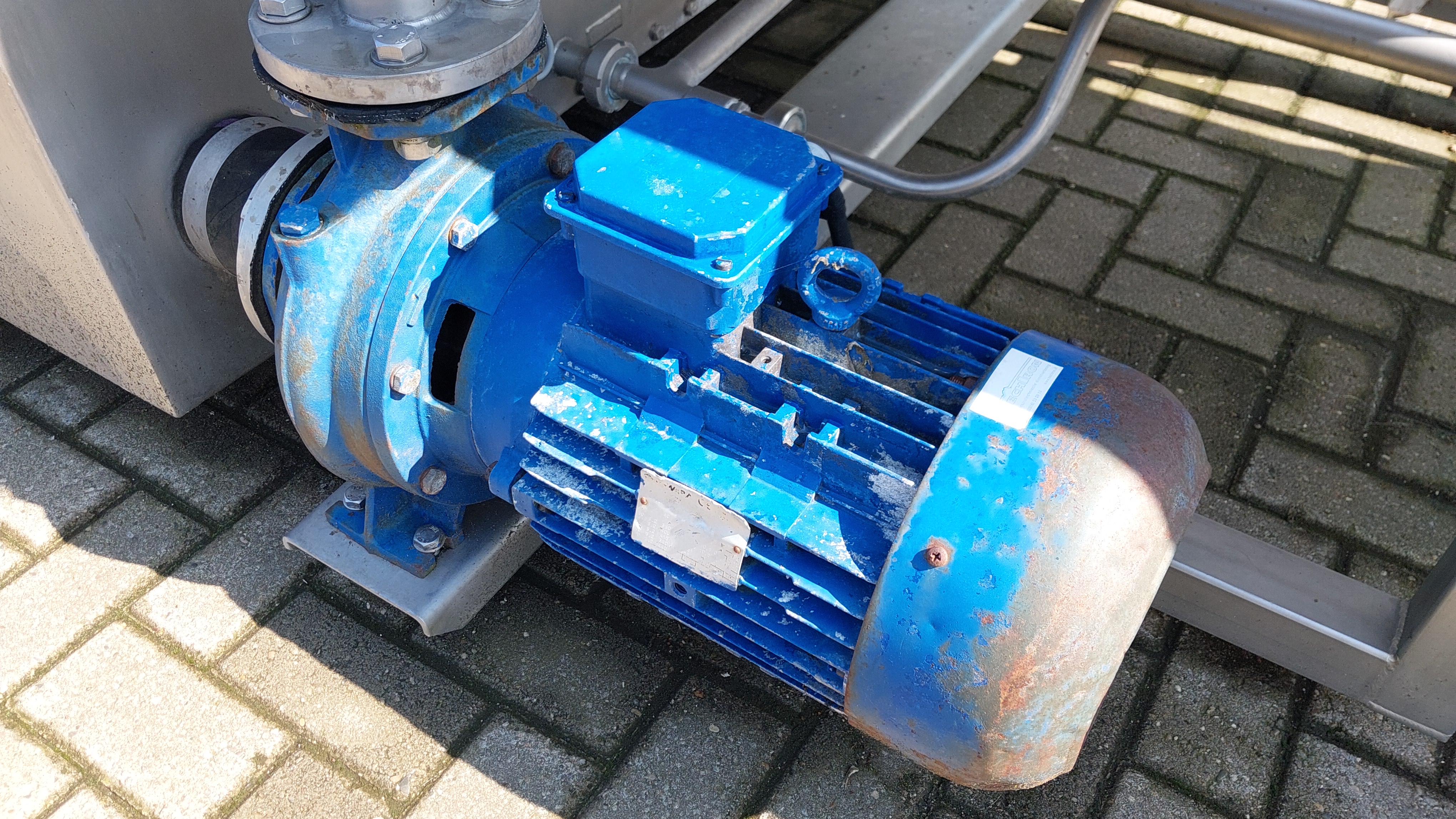 Used Crate washer and dryer