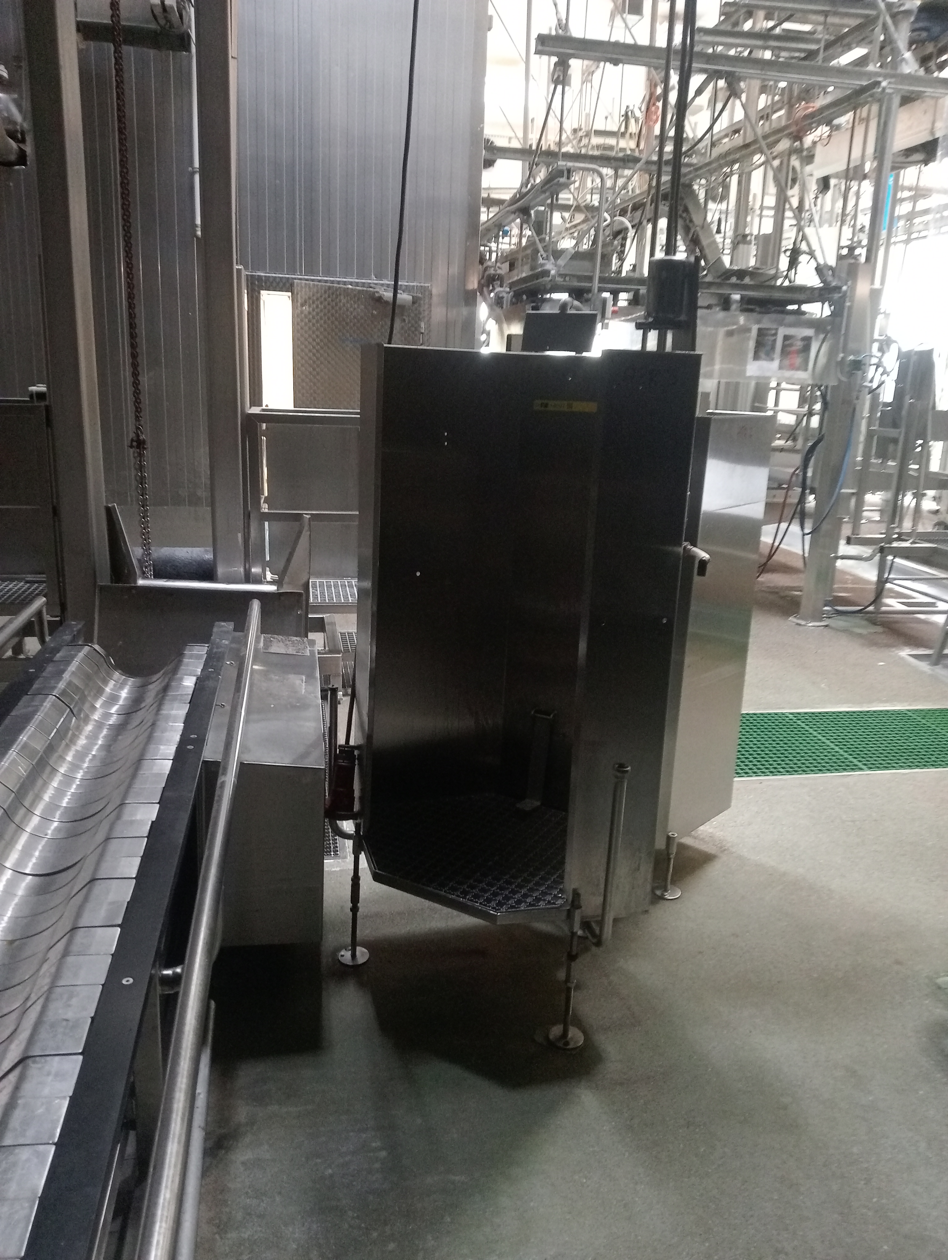 Used Apron washer