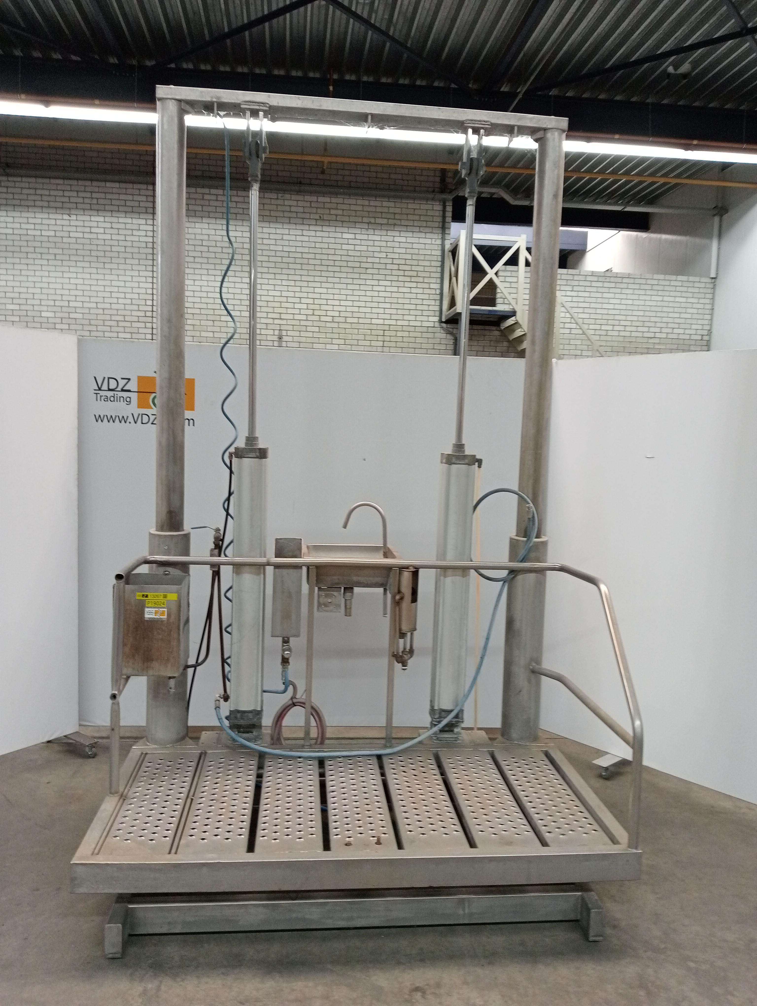 Used Movable platform