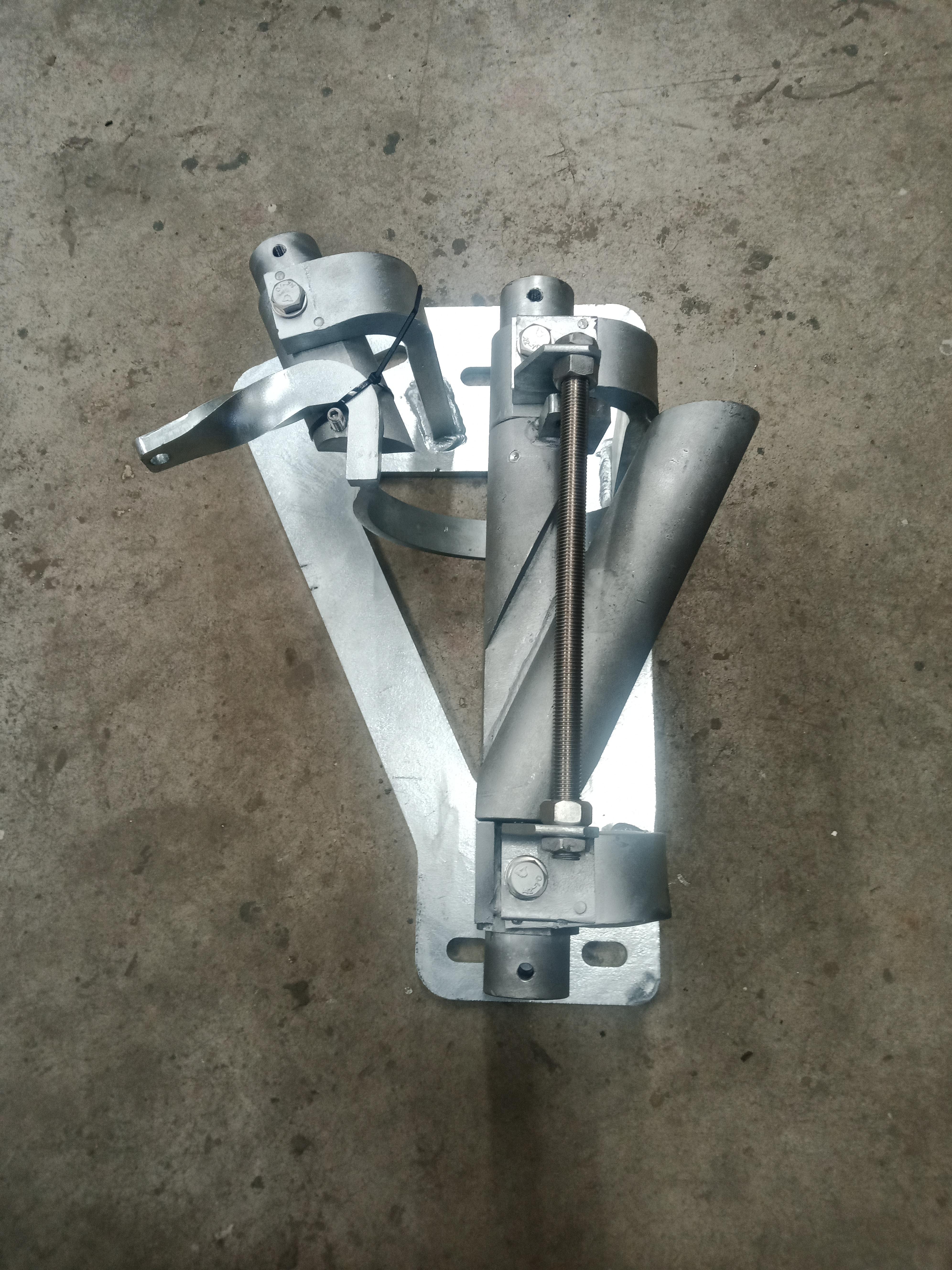 Used Switch right inside 25°. Tube hight 15 cm.