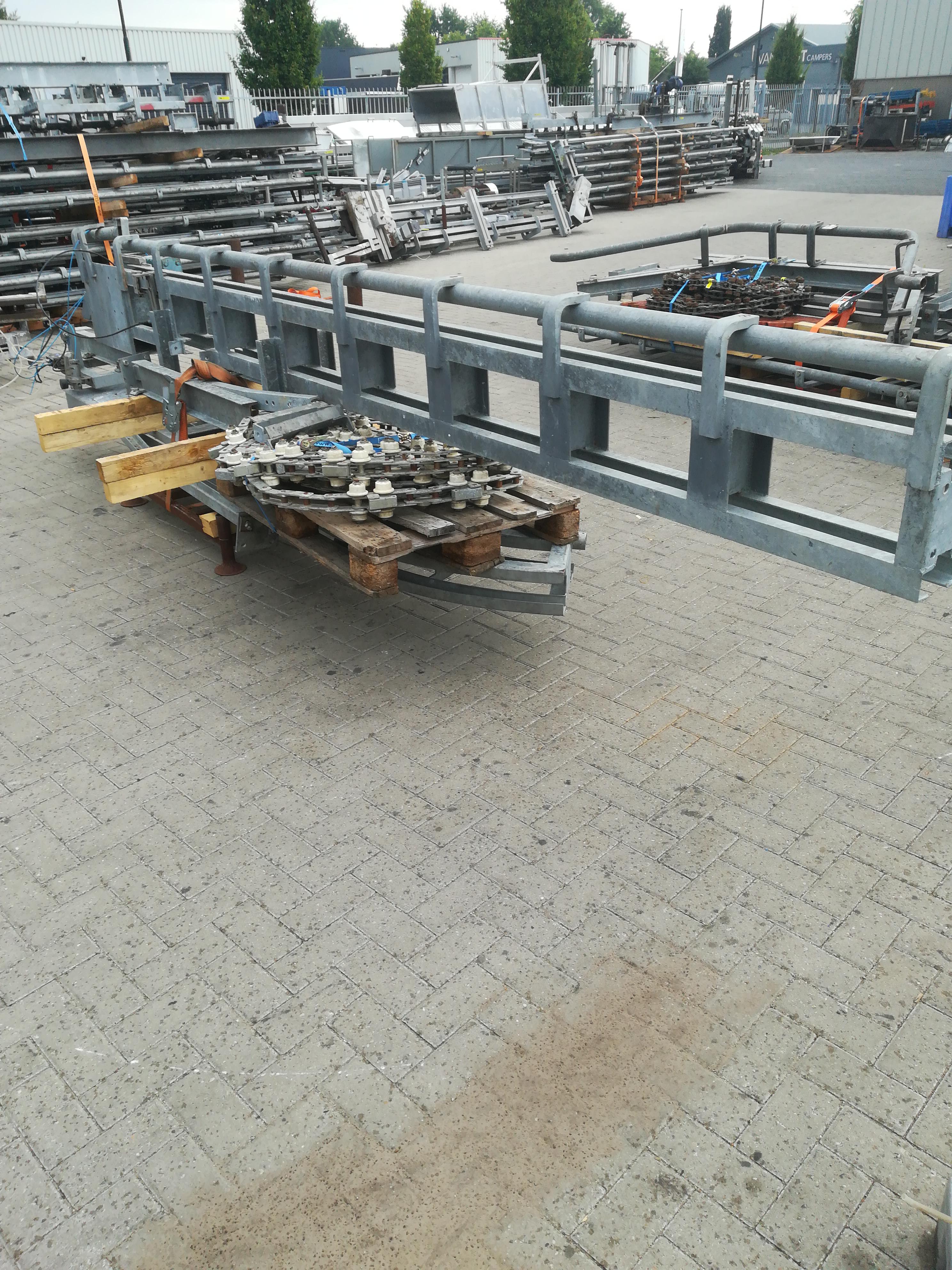 Used Conveyor lift
