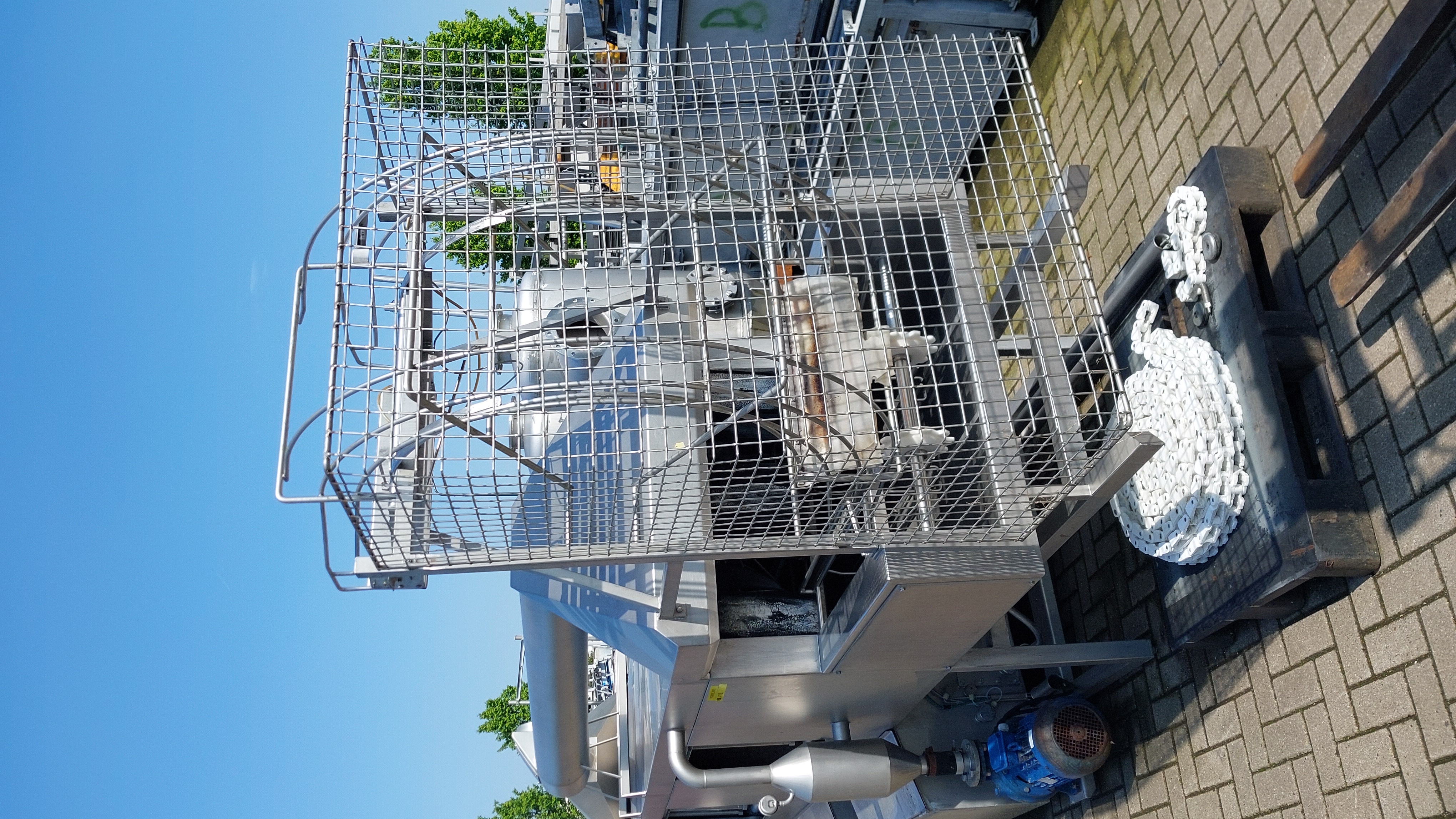 Used Crate washer and dryer