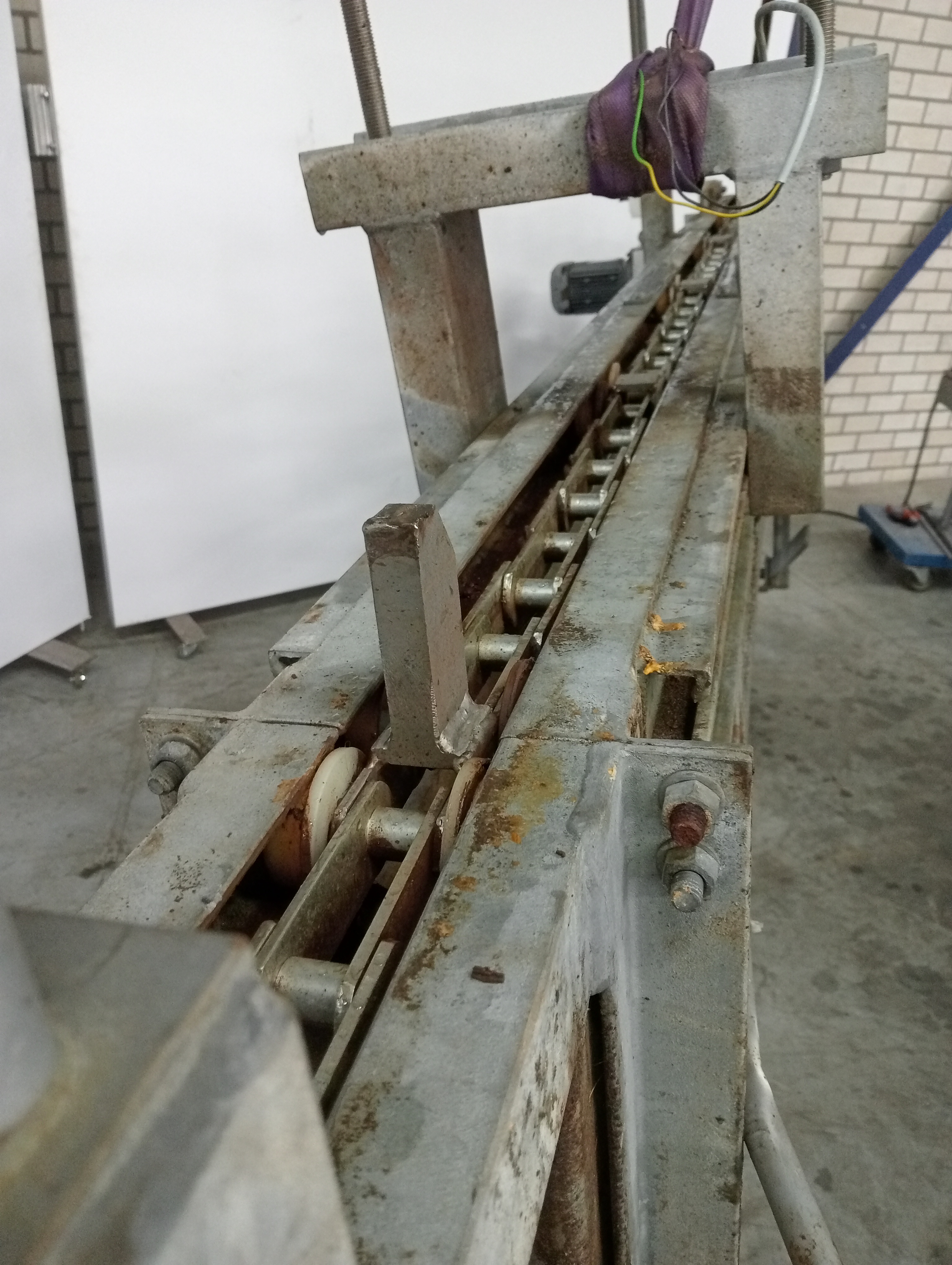 Used Conveyor with dropper