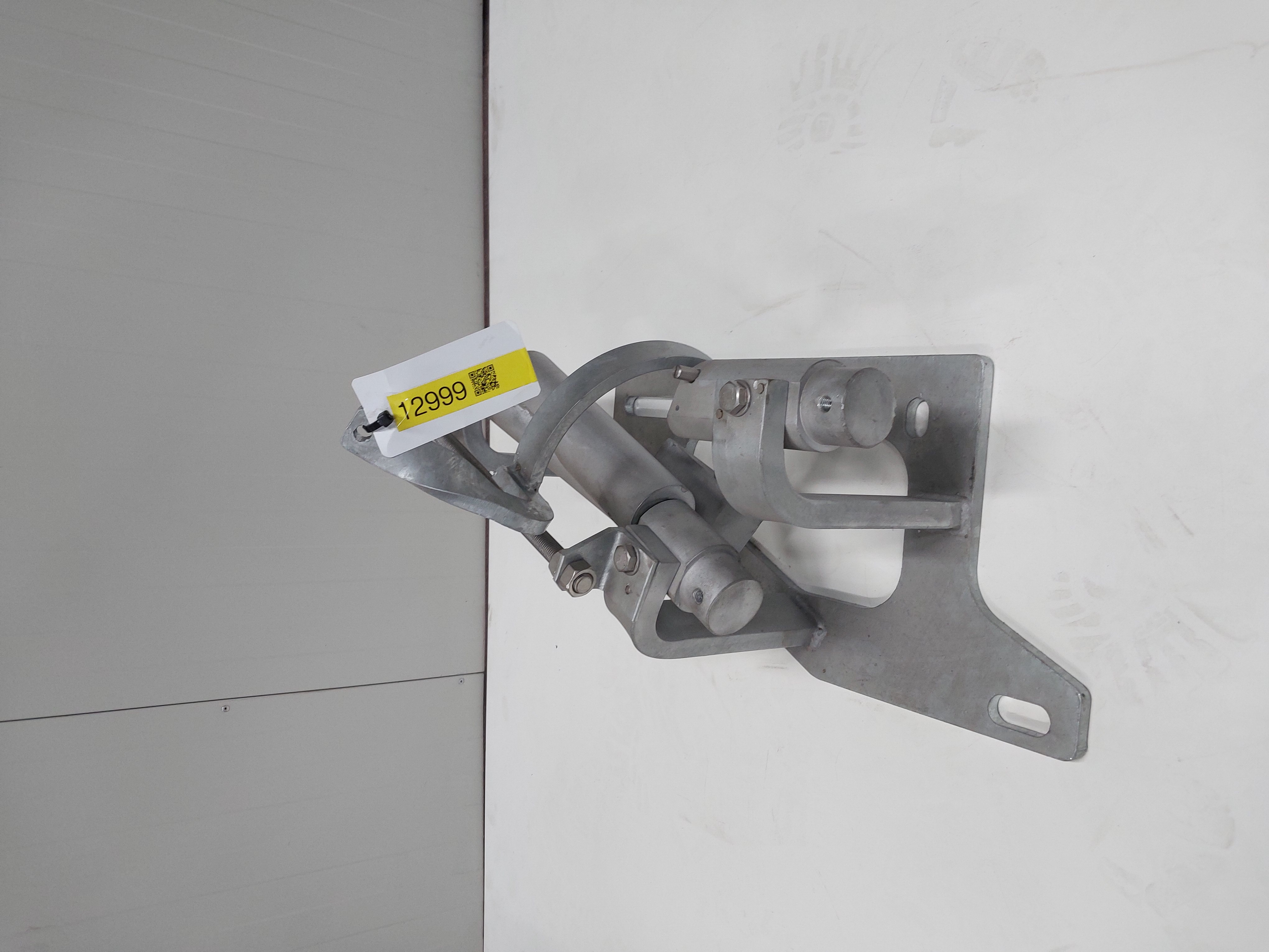 Used Switch left outside 25°-90°. Tubehight 15 cm.