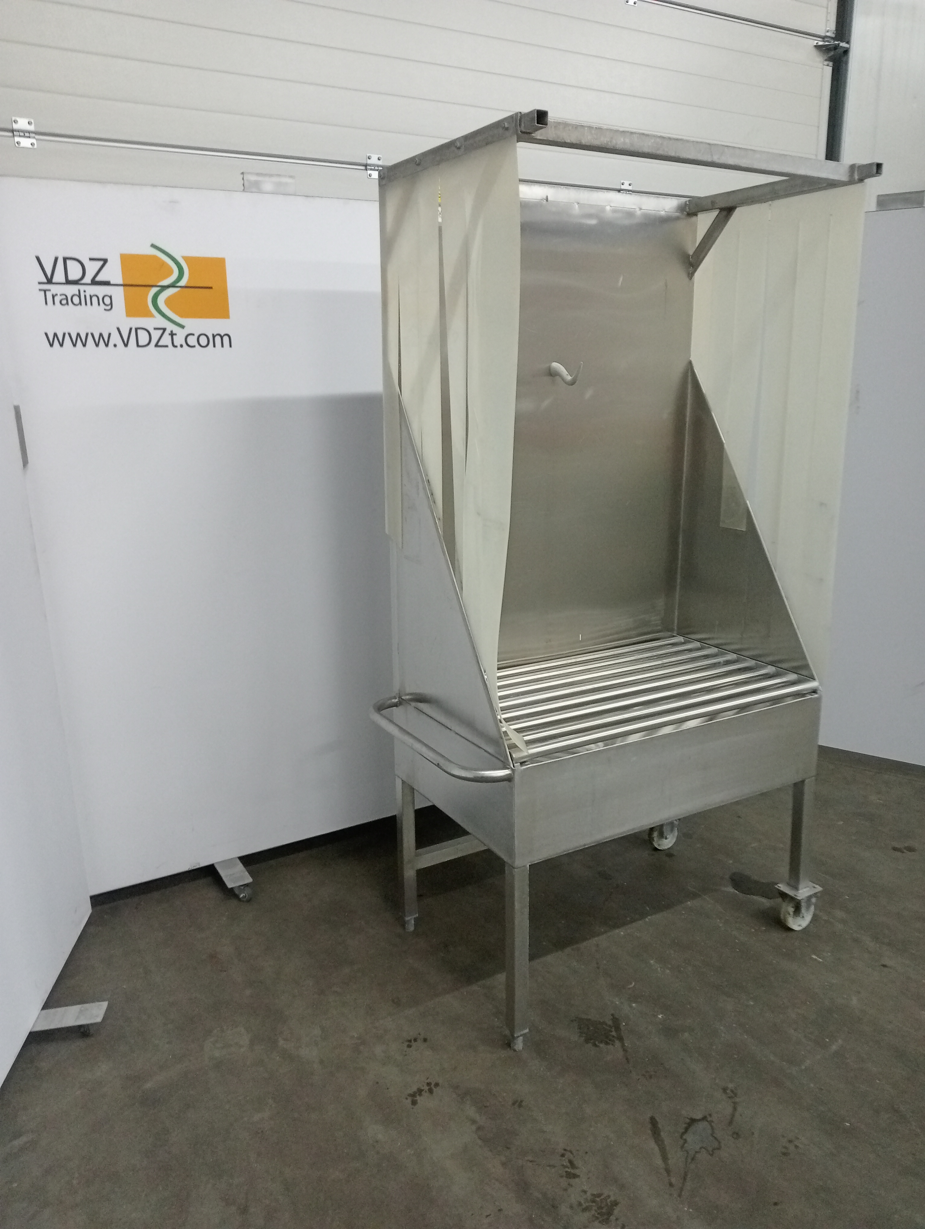 Used Head wash cabin