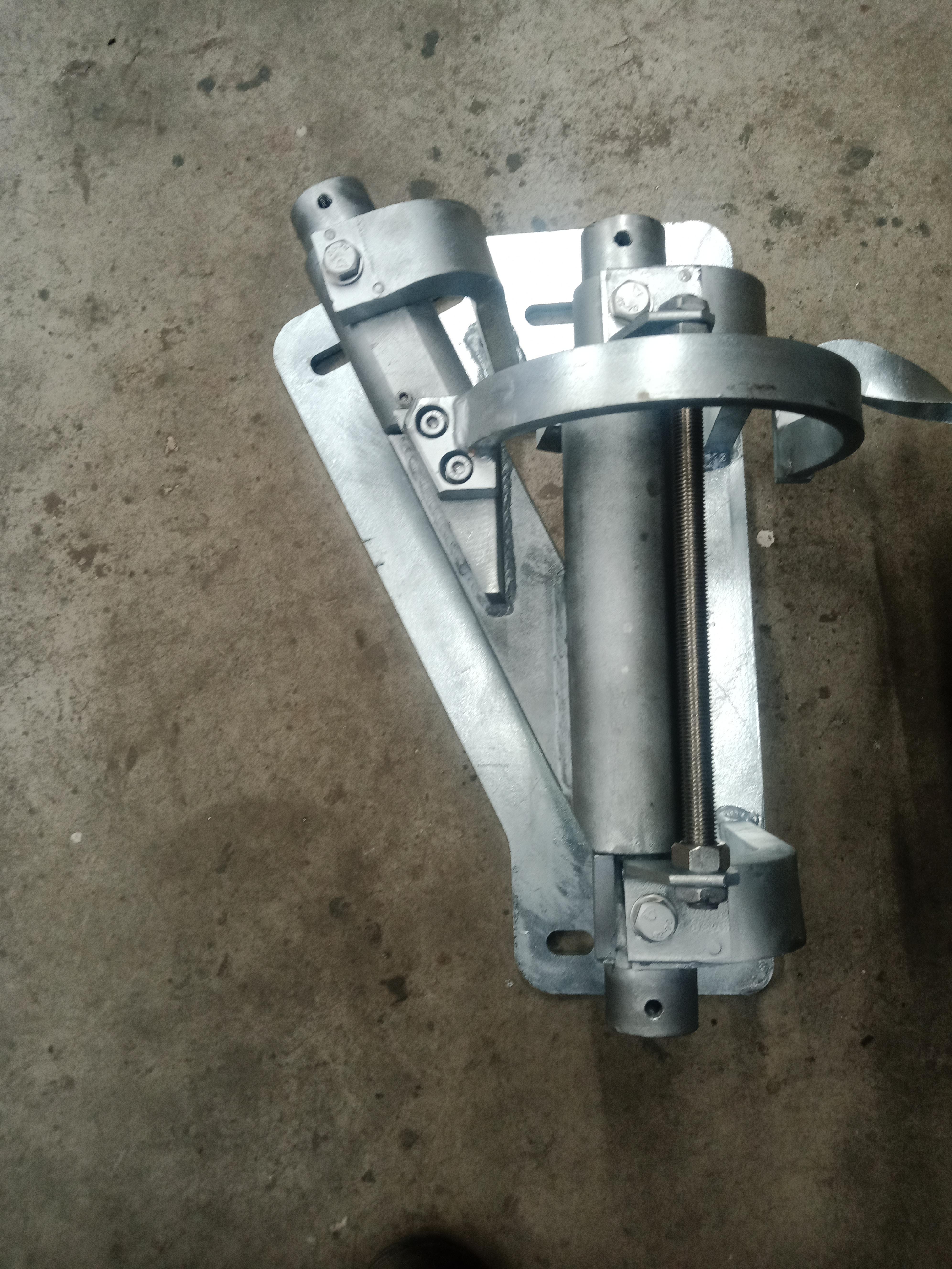 Used Switch right inside 25°. Tube hight 15 cm.