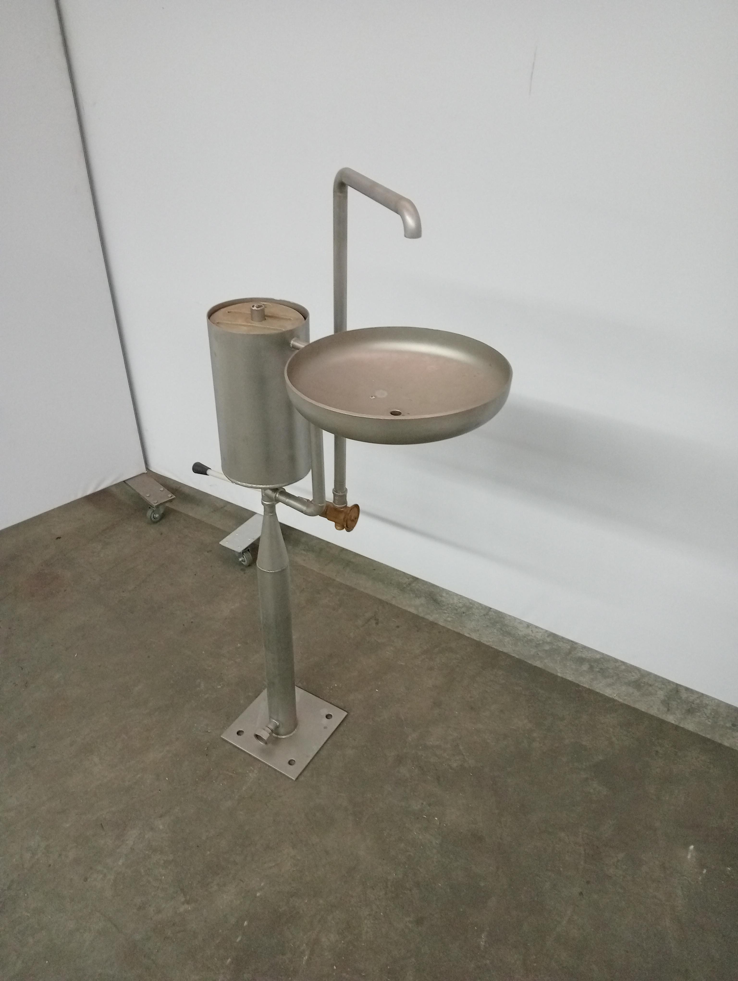 Used Wash basin with sterilizer