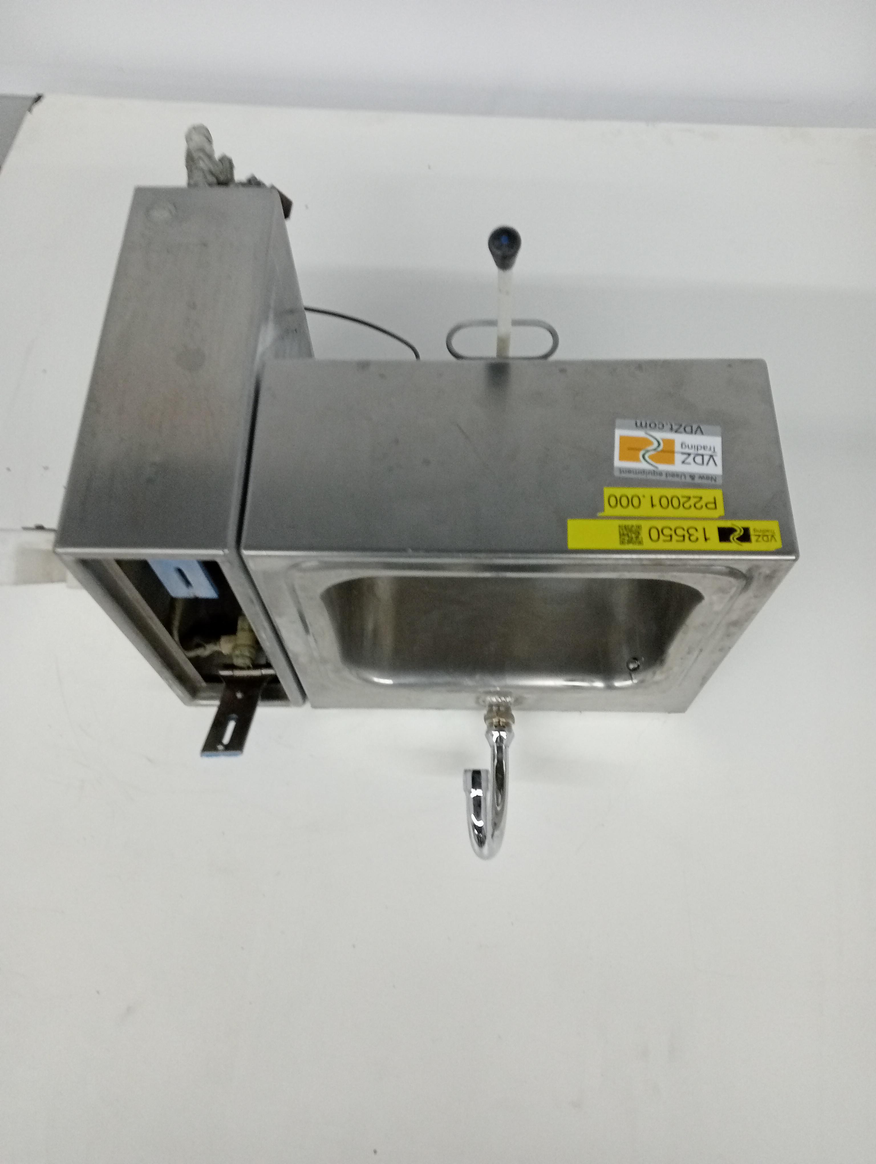 Used Wash basin with sterilisator