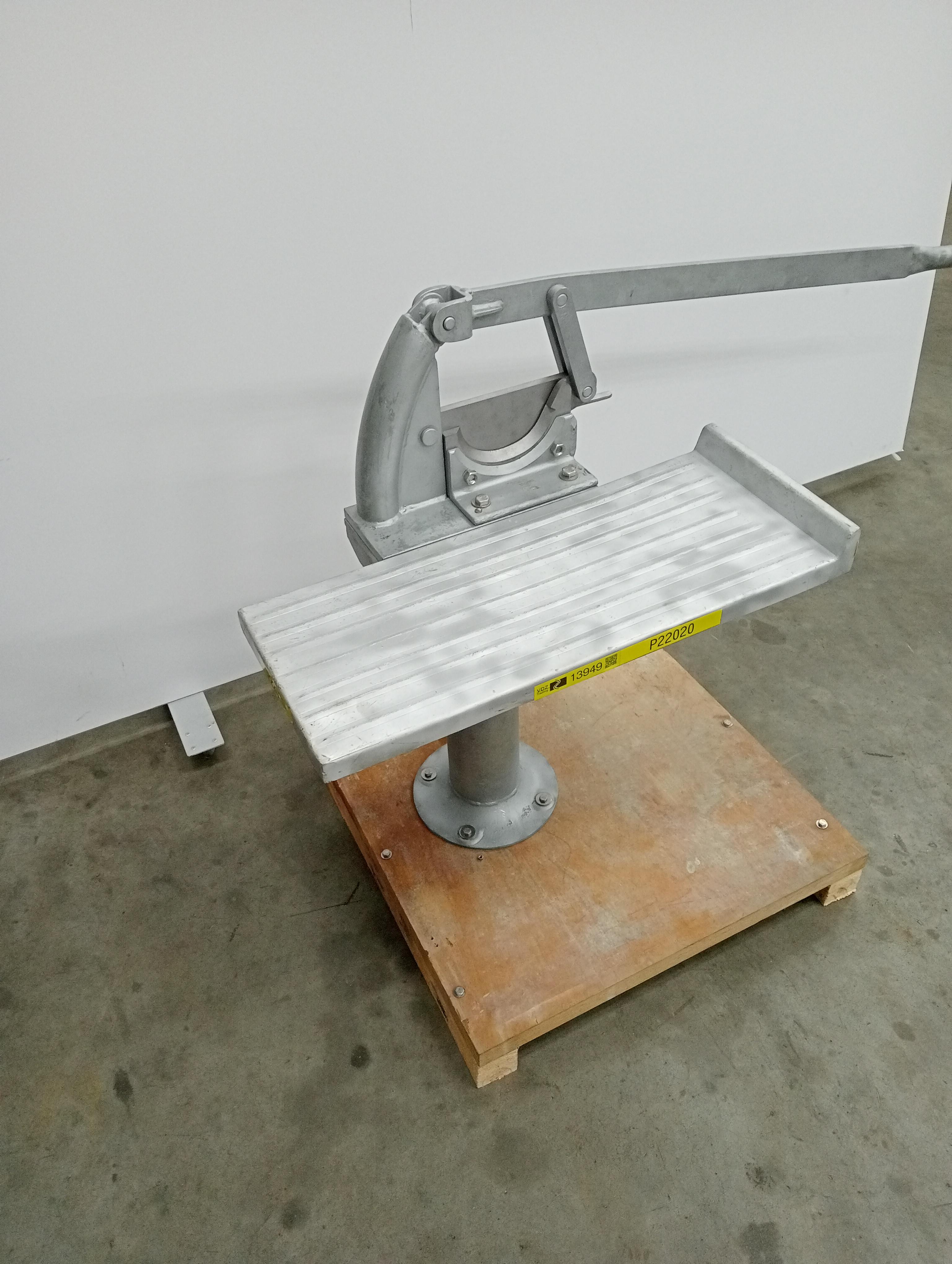 Used Manual leg cutter