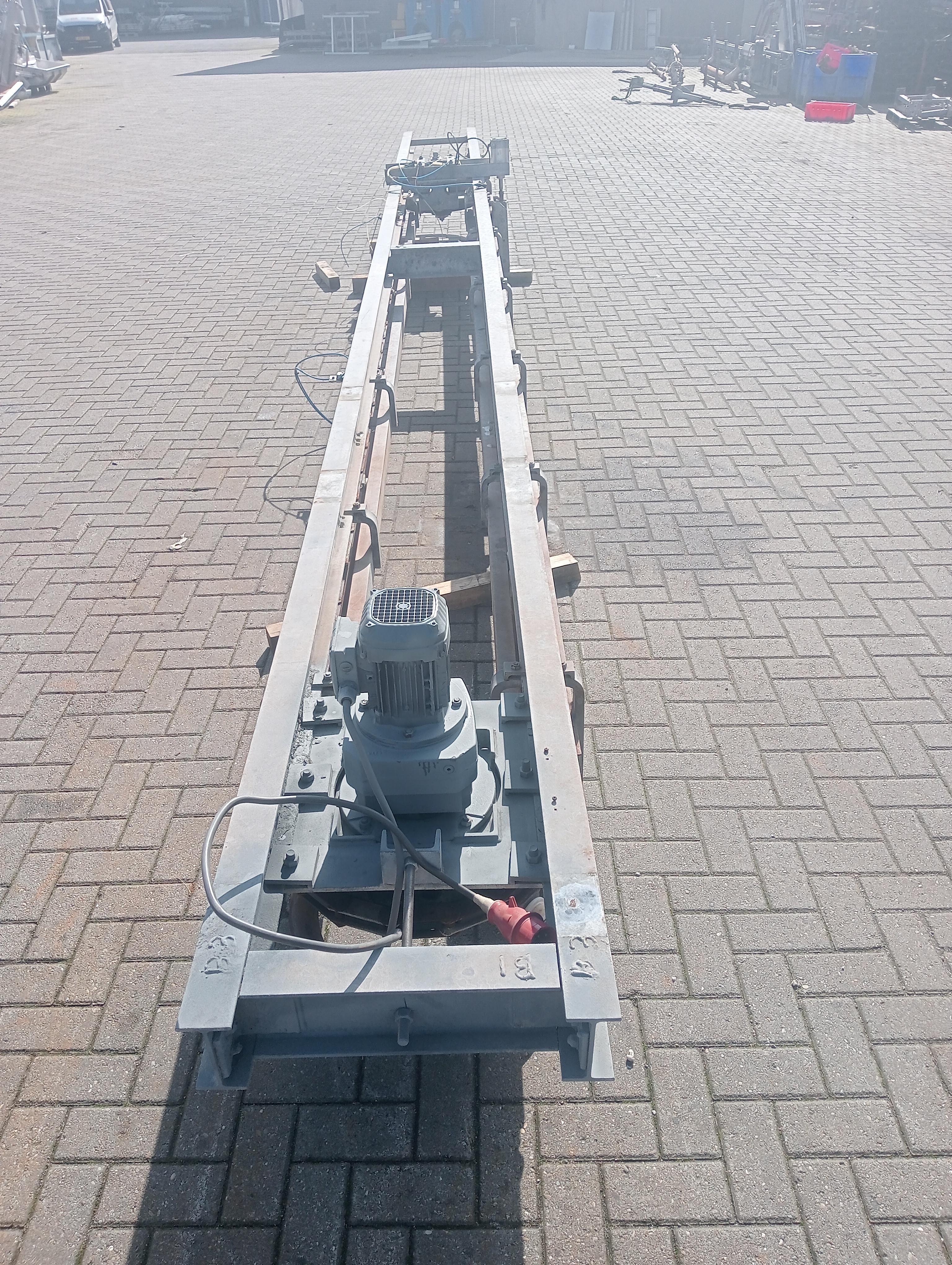 Used Slaughtering conveyor with dropper