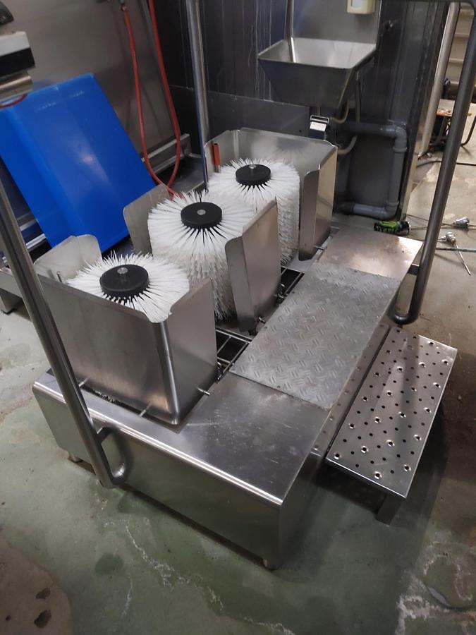 Used Bootwasher