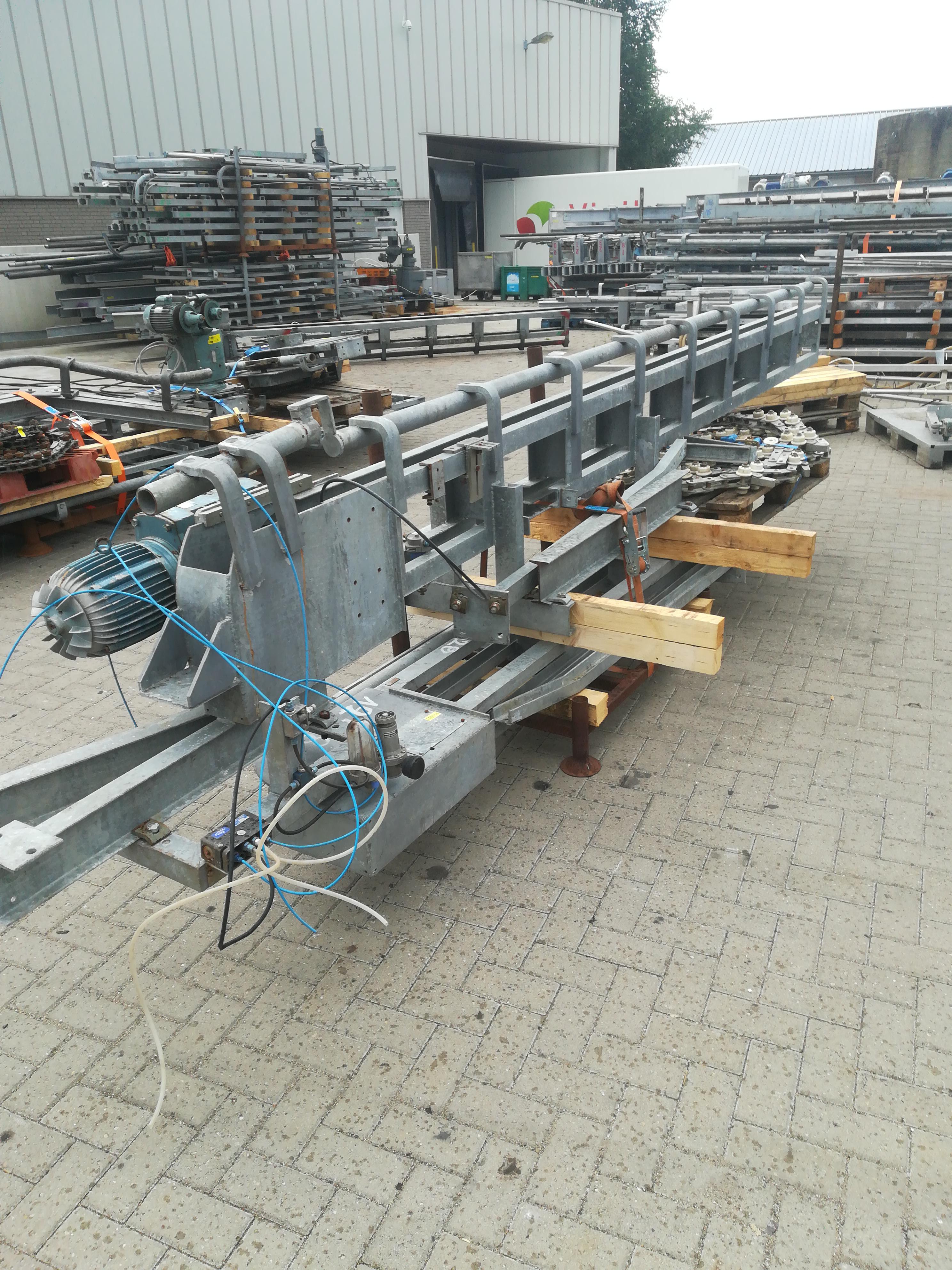 Used Conveyor lift