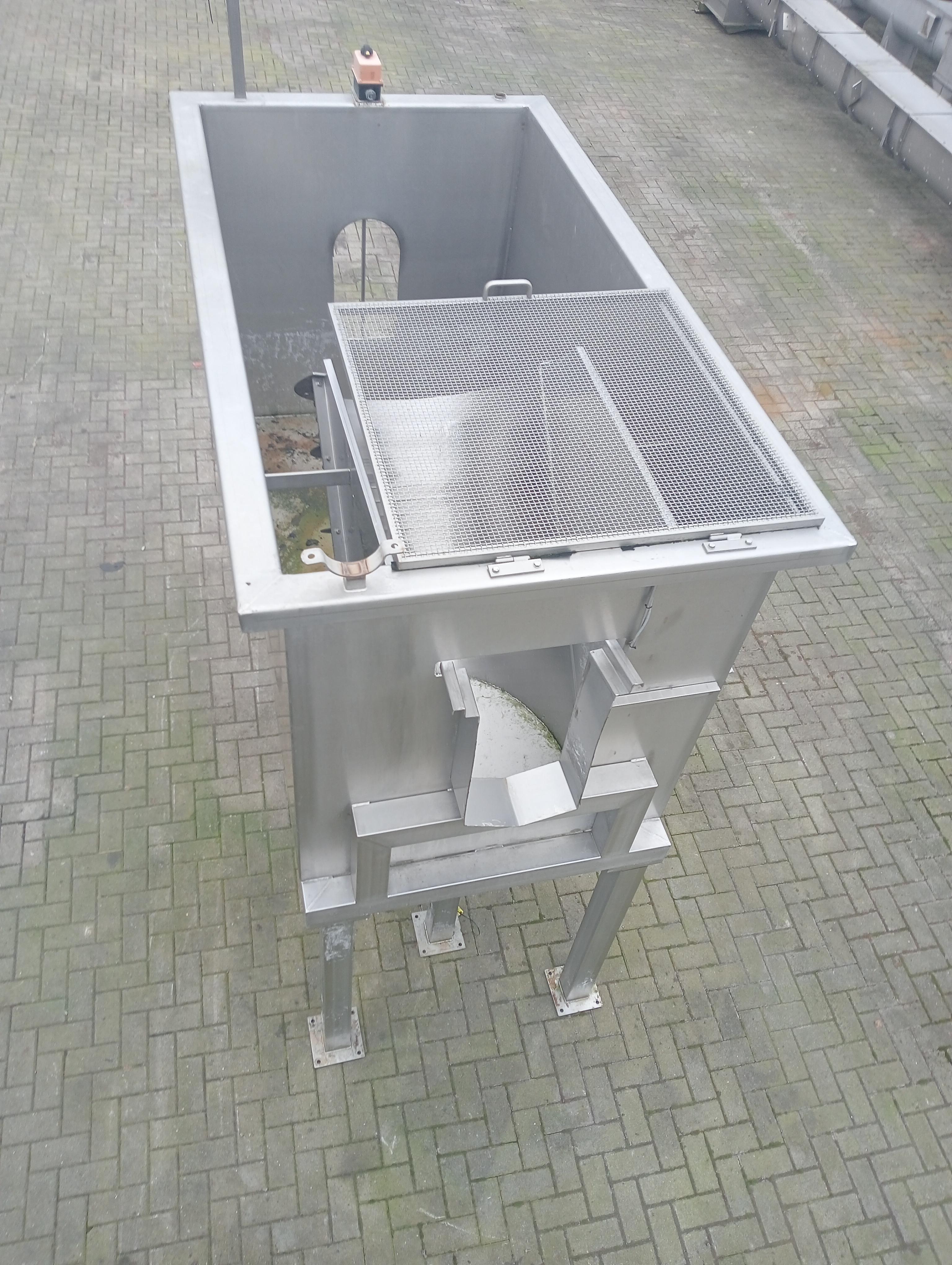 Used Screw Conveyor for feathers incl. feather separator