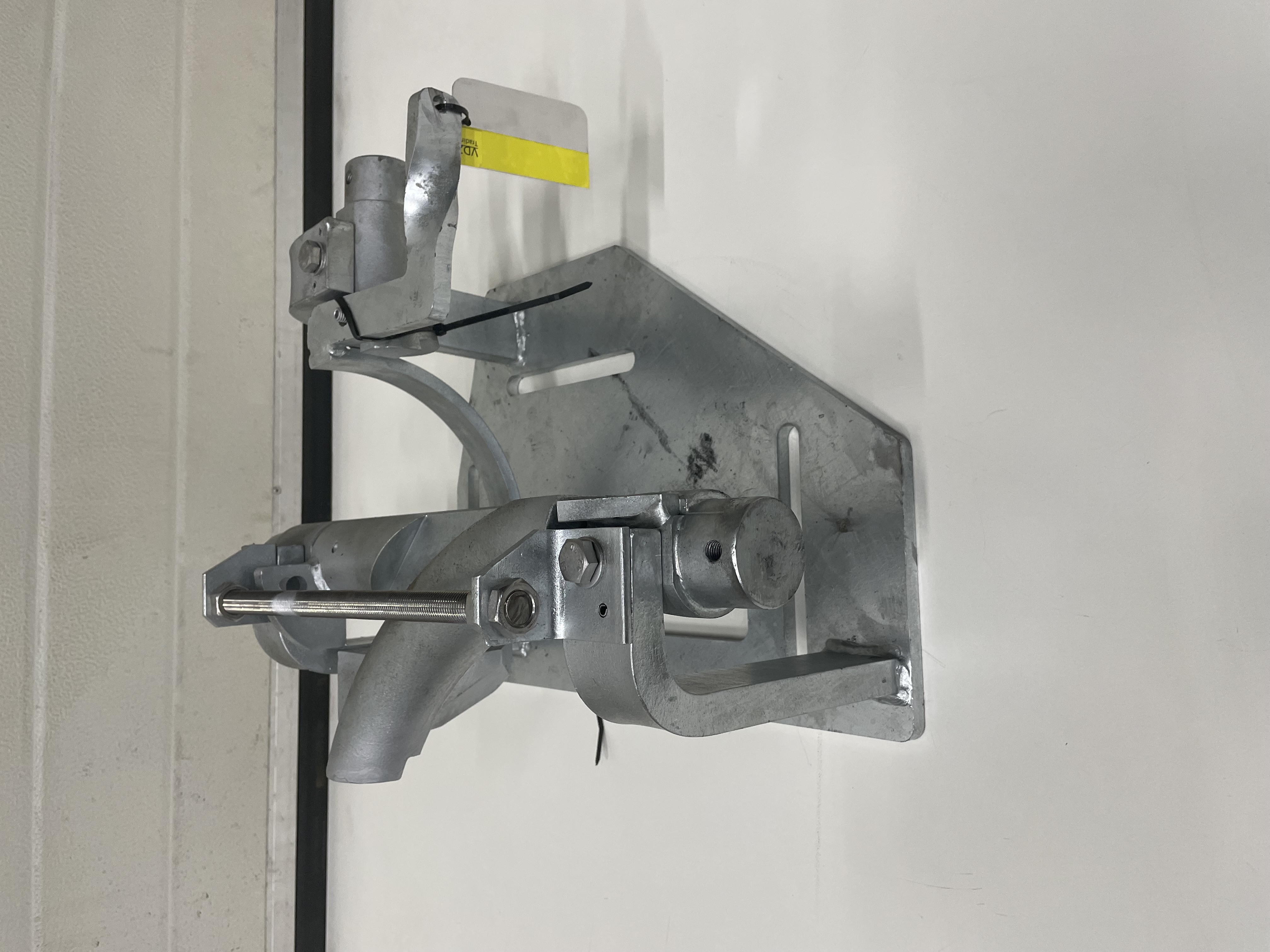 Used Switch left inside 90°. Tube height 15 cm. On plate