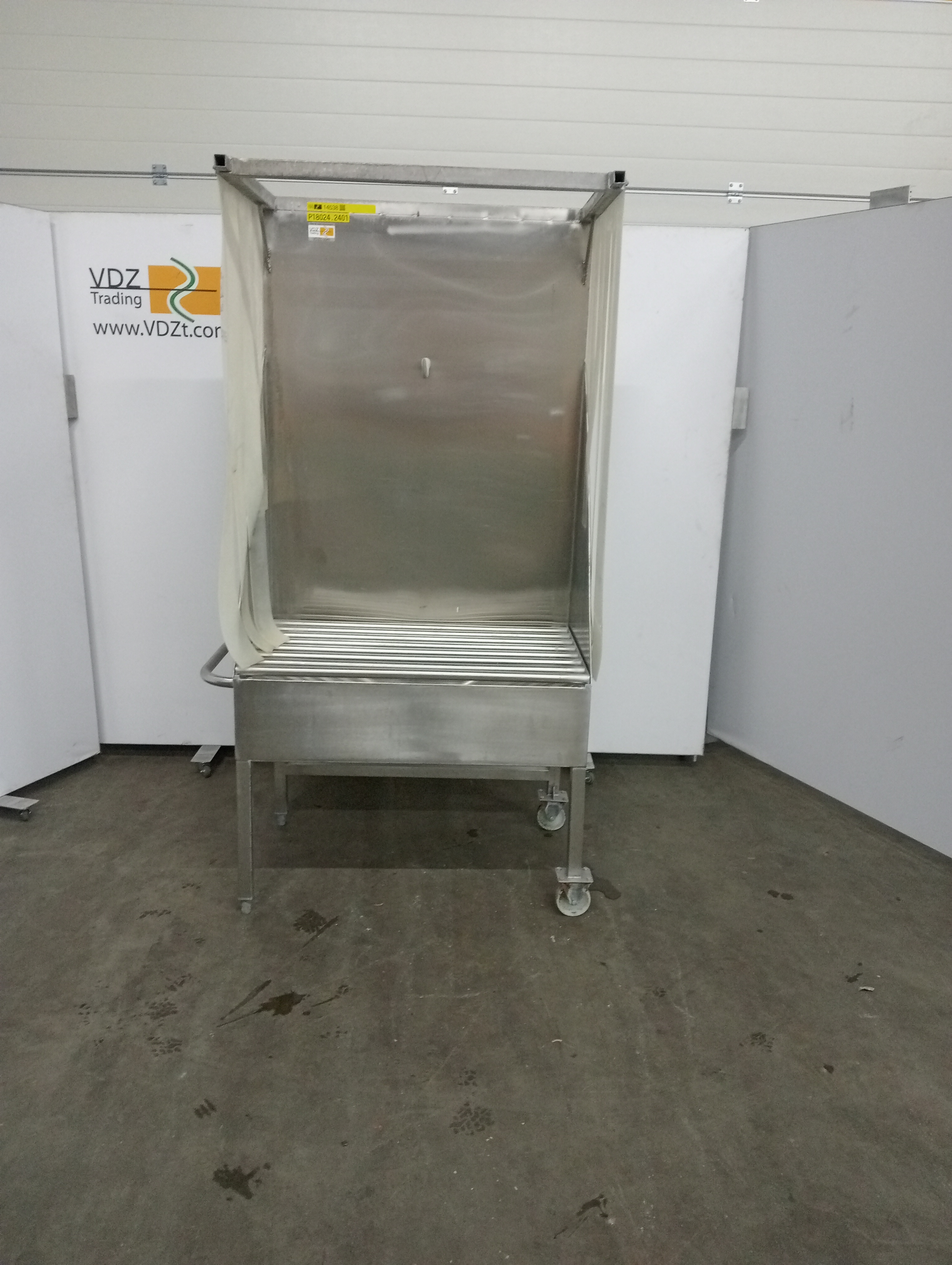 Used Head wash cabin