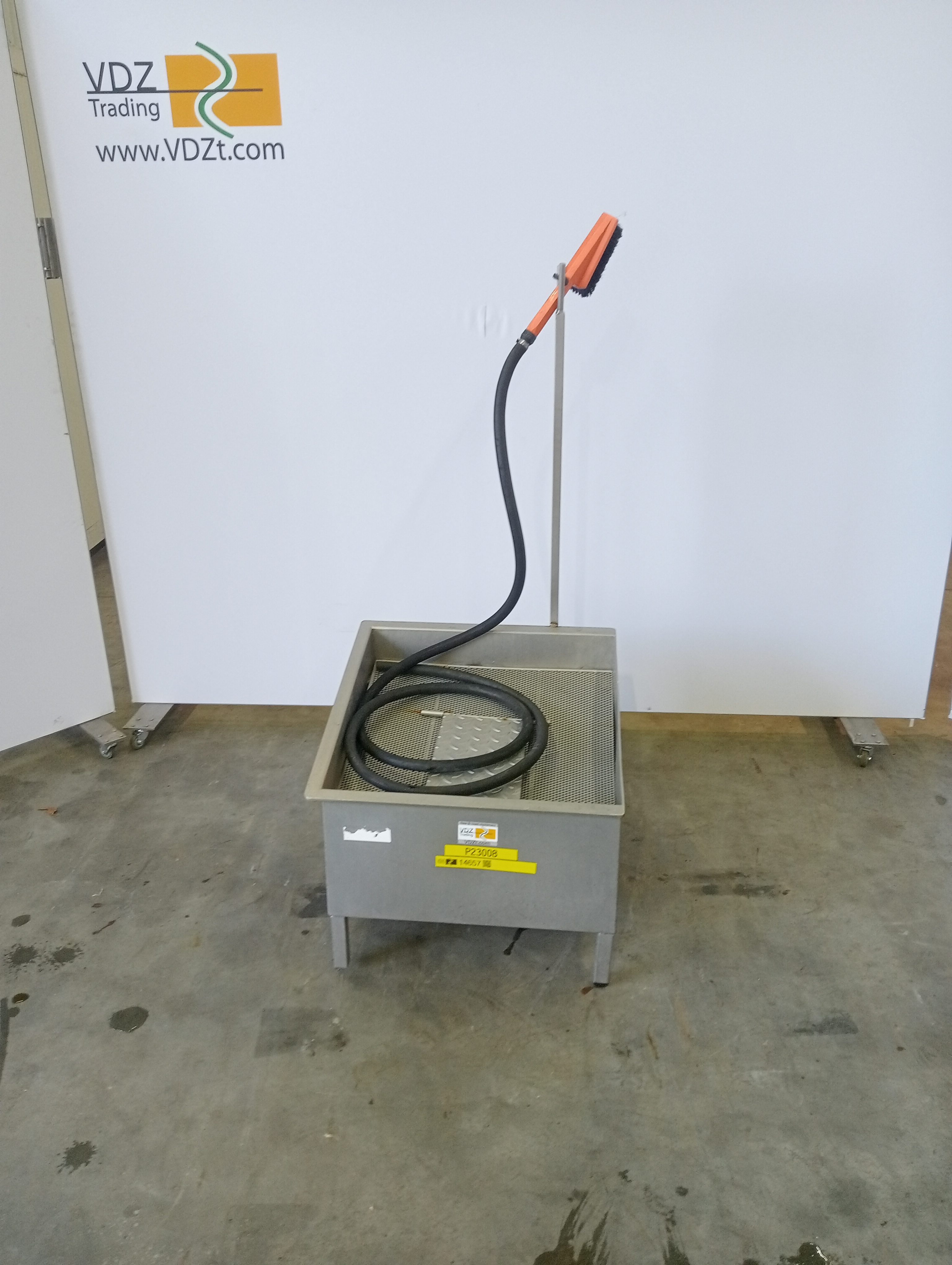 Used Bootwasher