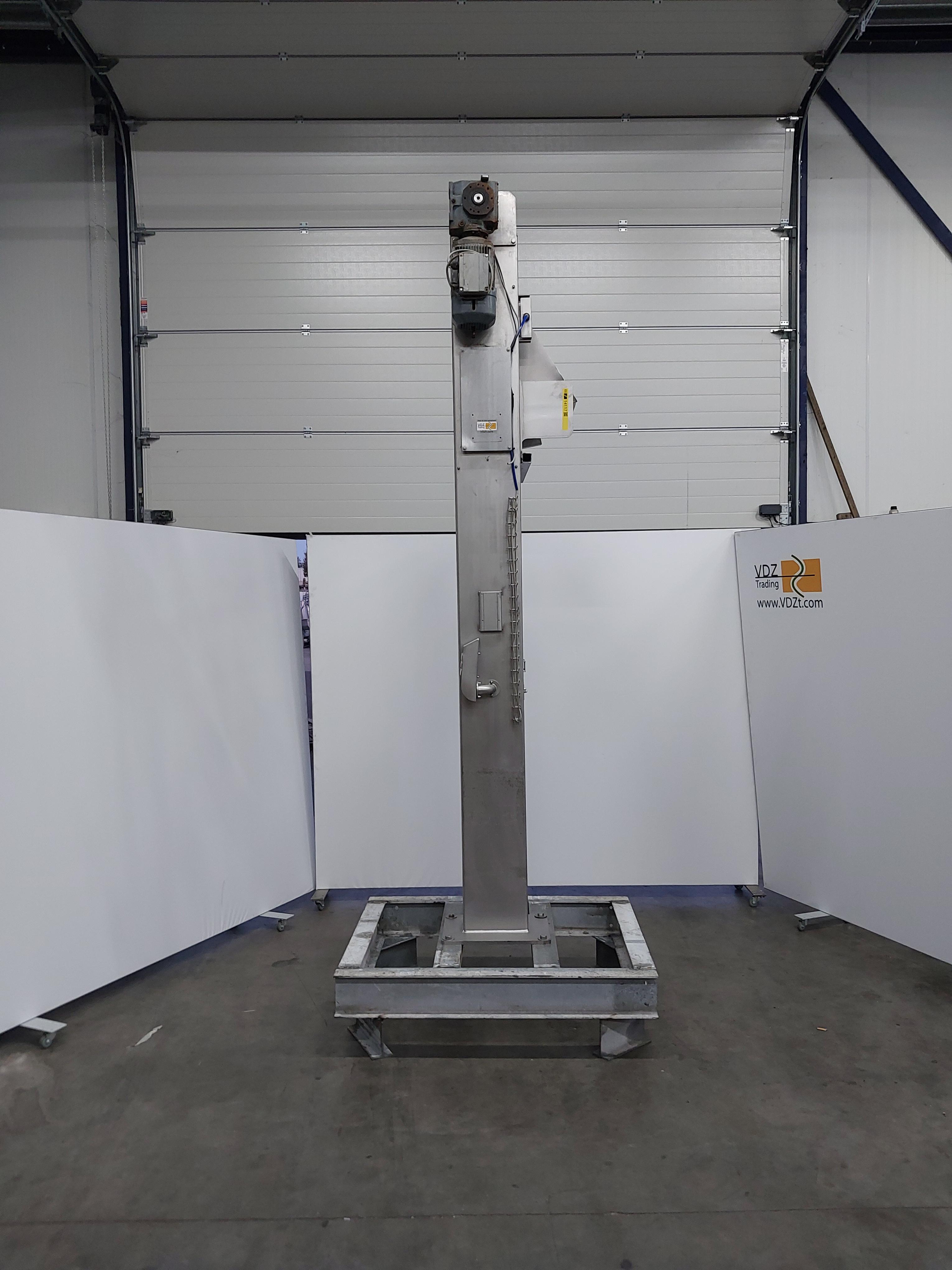 Used Bin lift and tipper