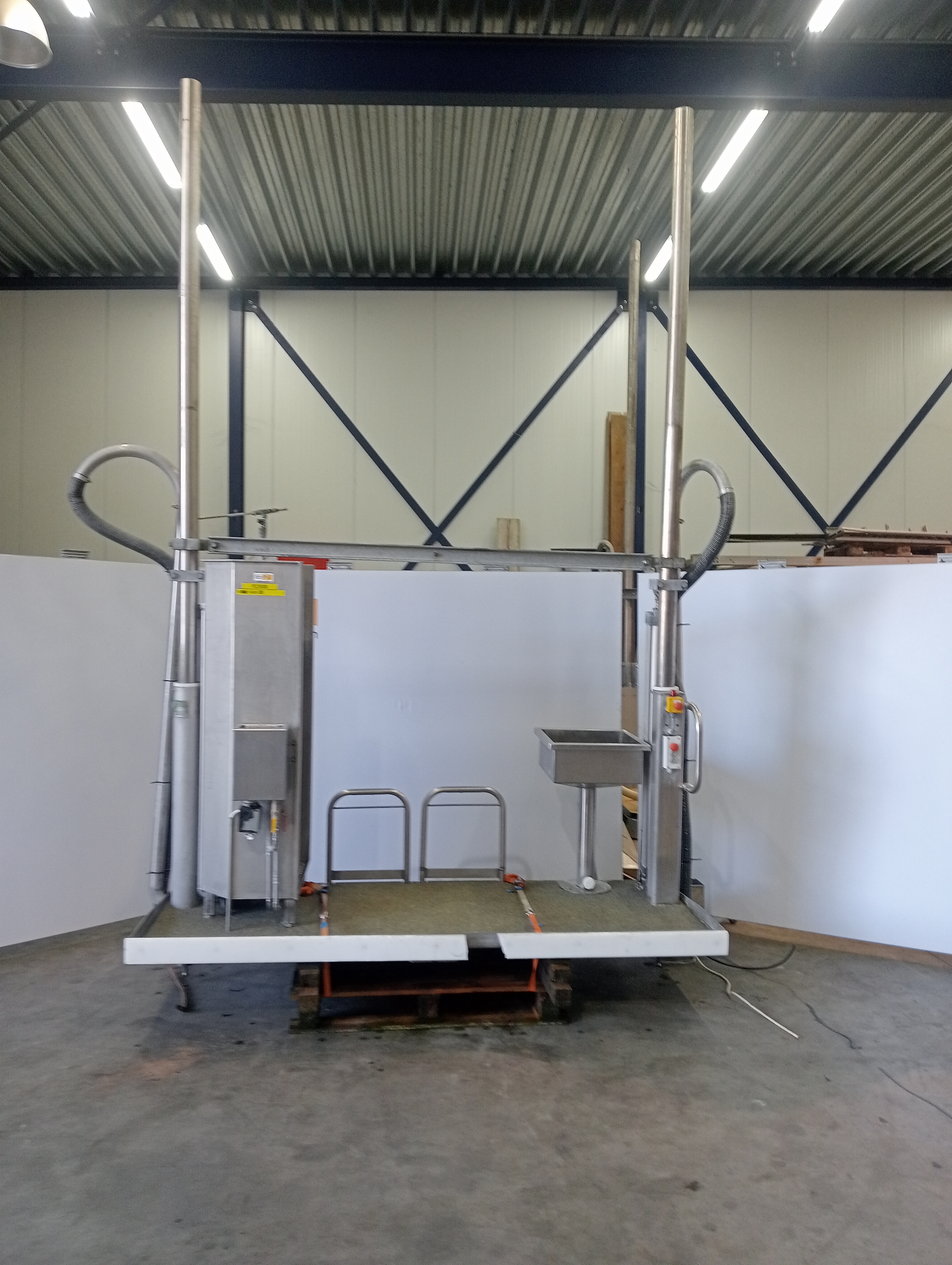 Used Moveable platform