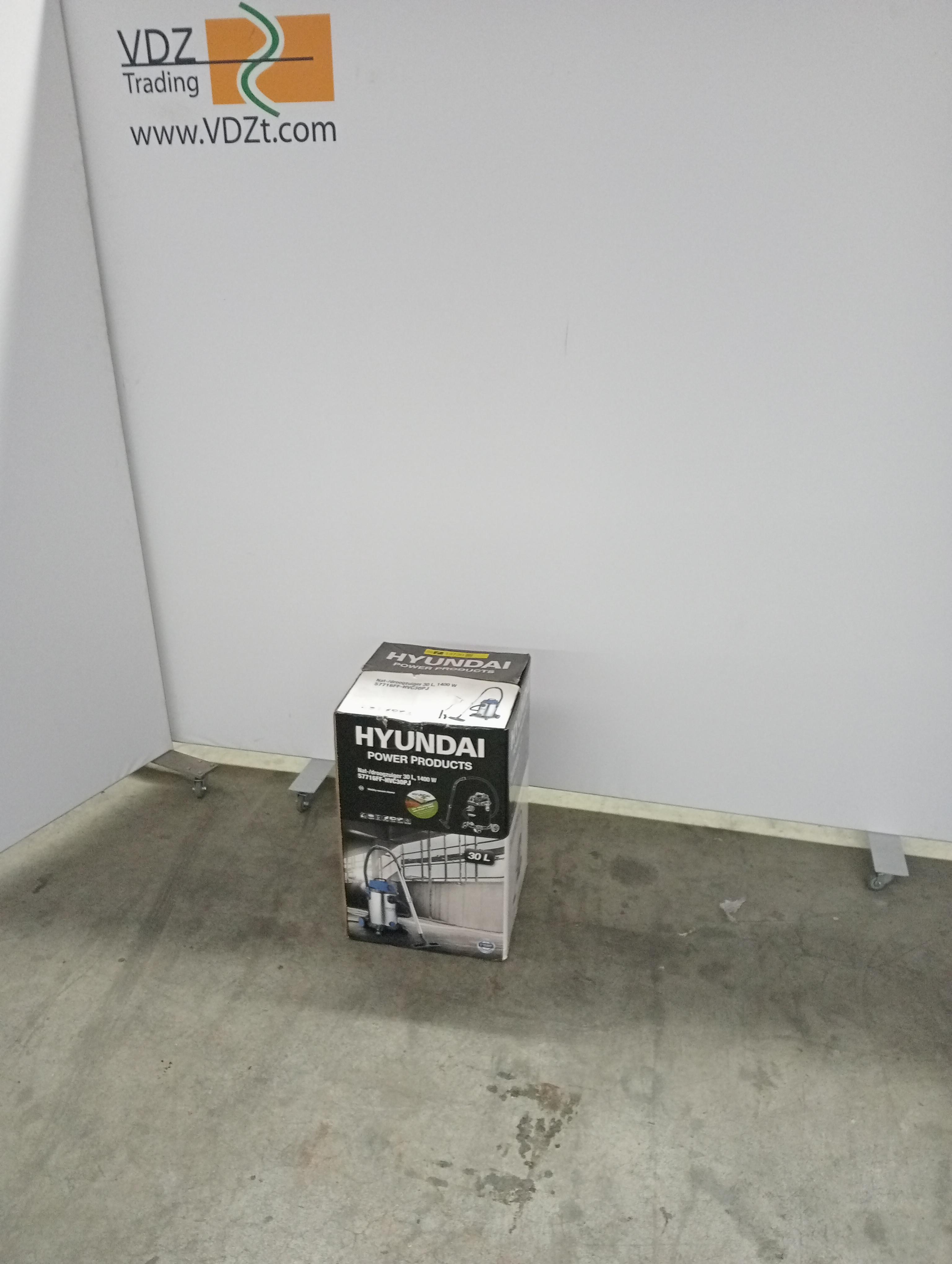 Used Vacuum cleaner. Wet or dry