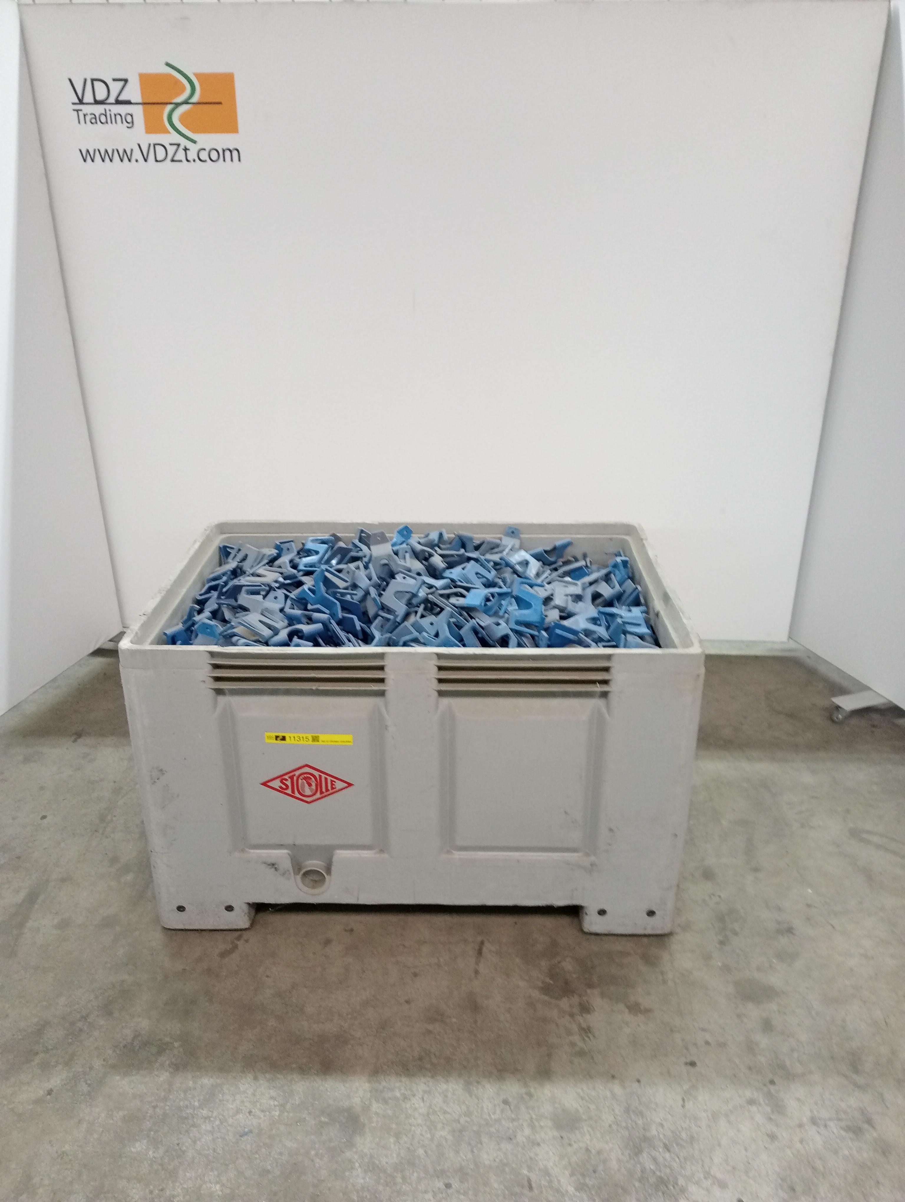 Used Set of chicken shackles