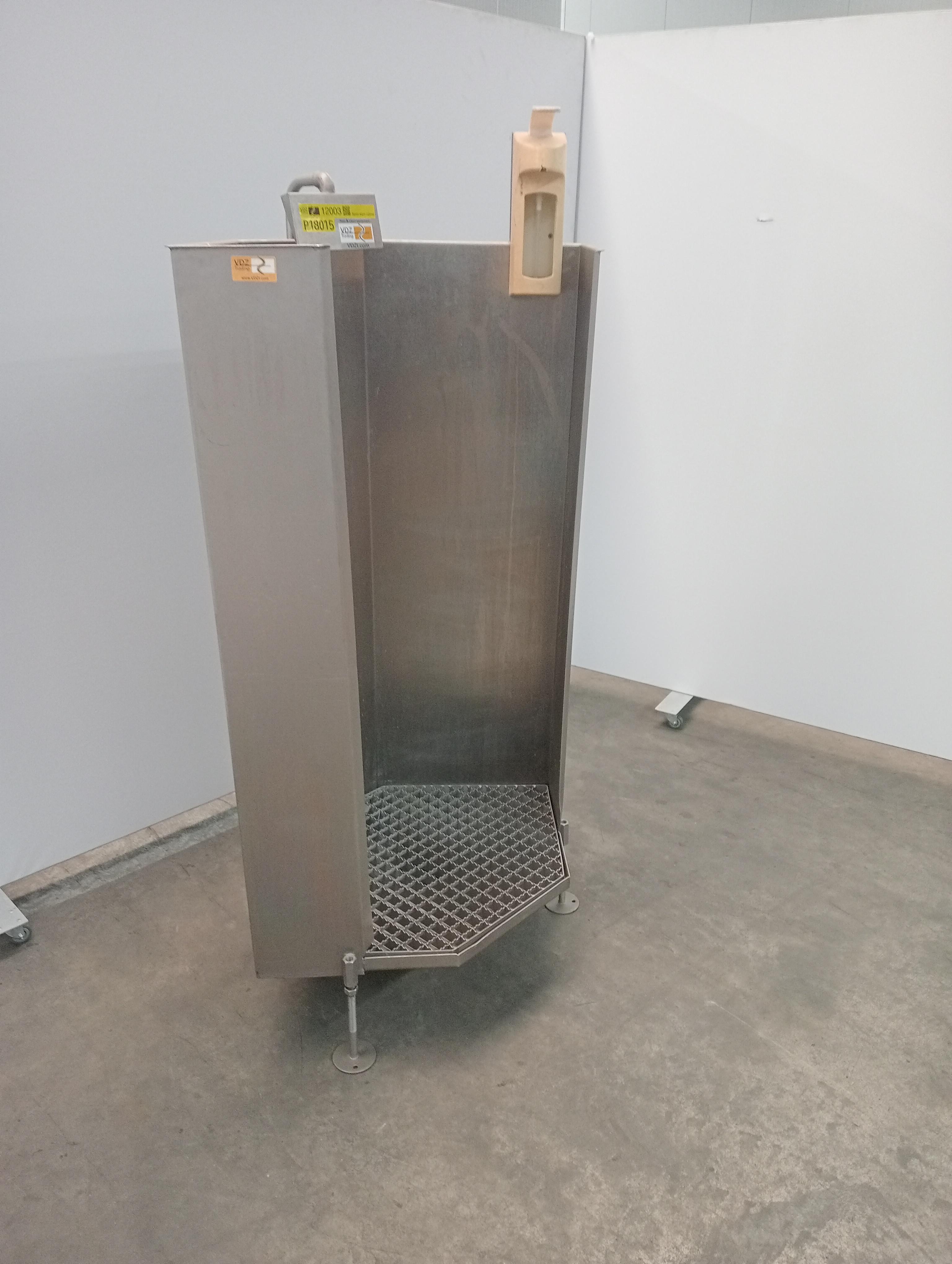 Used Apron wash cabinet