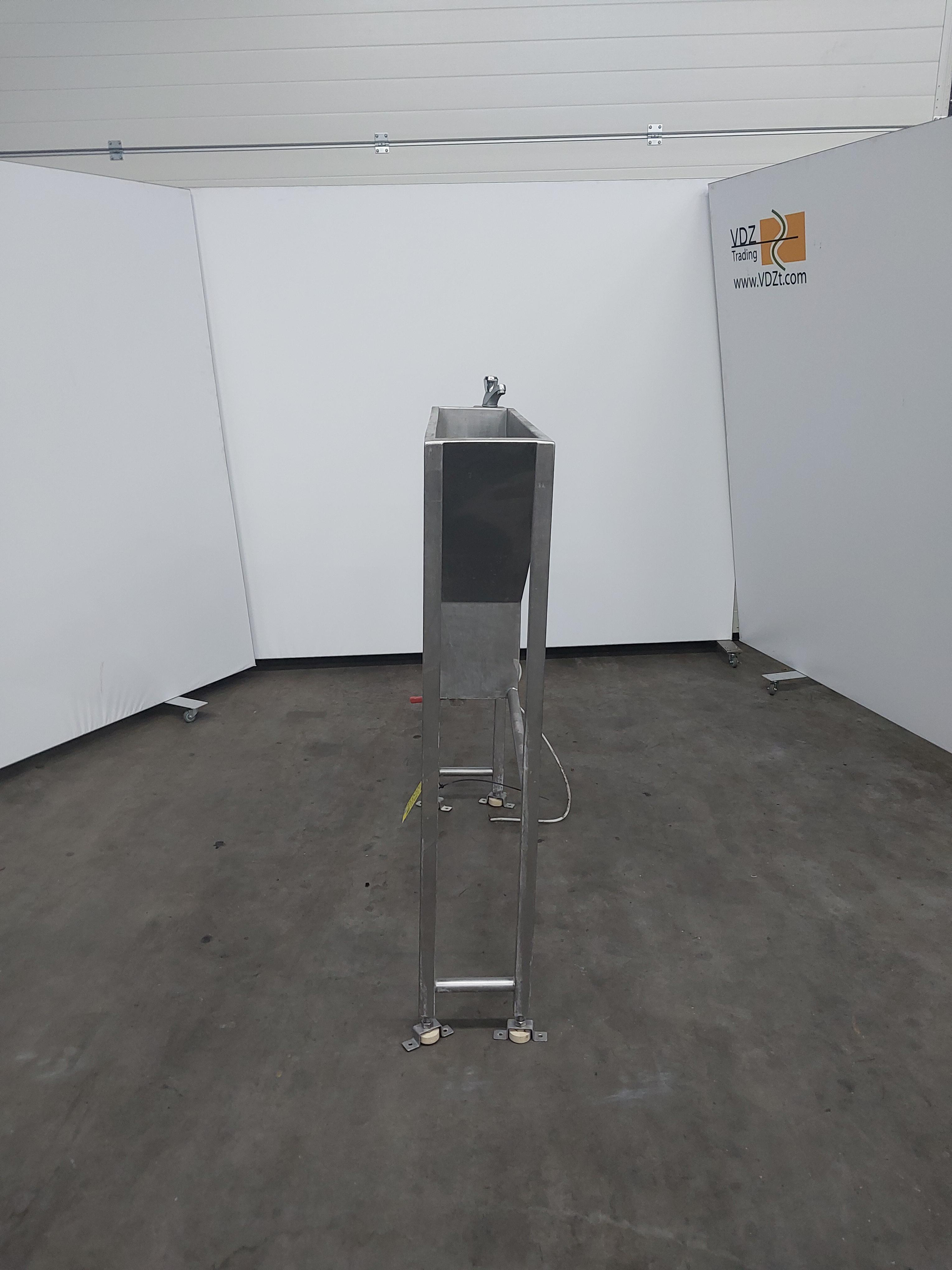 Used Sterilizer splitting saw