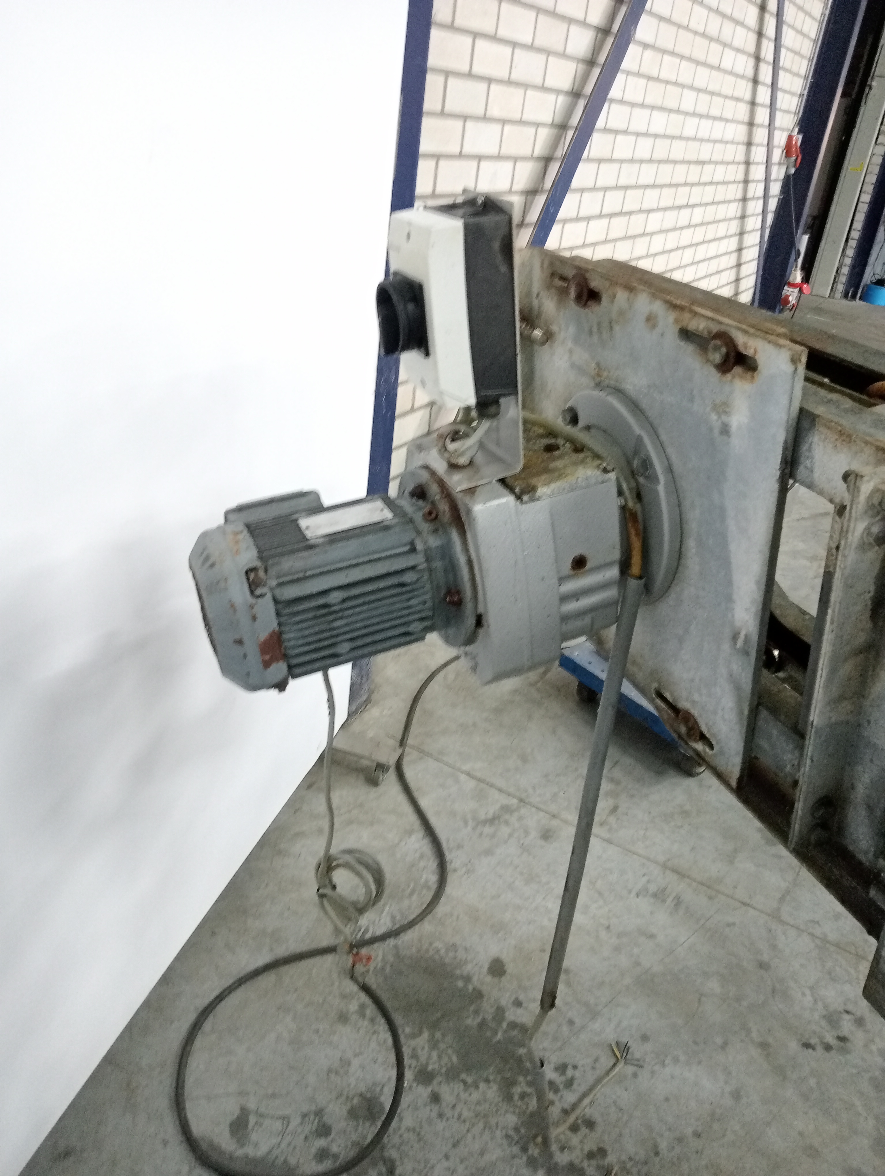 Used Conveyor with dropper