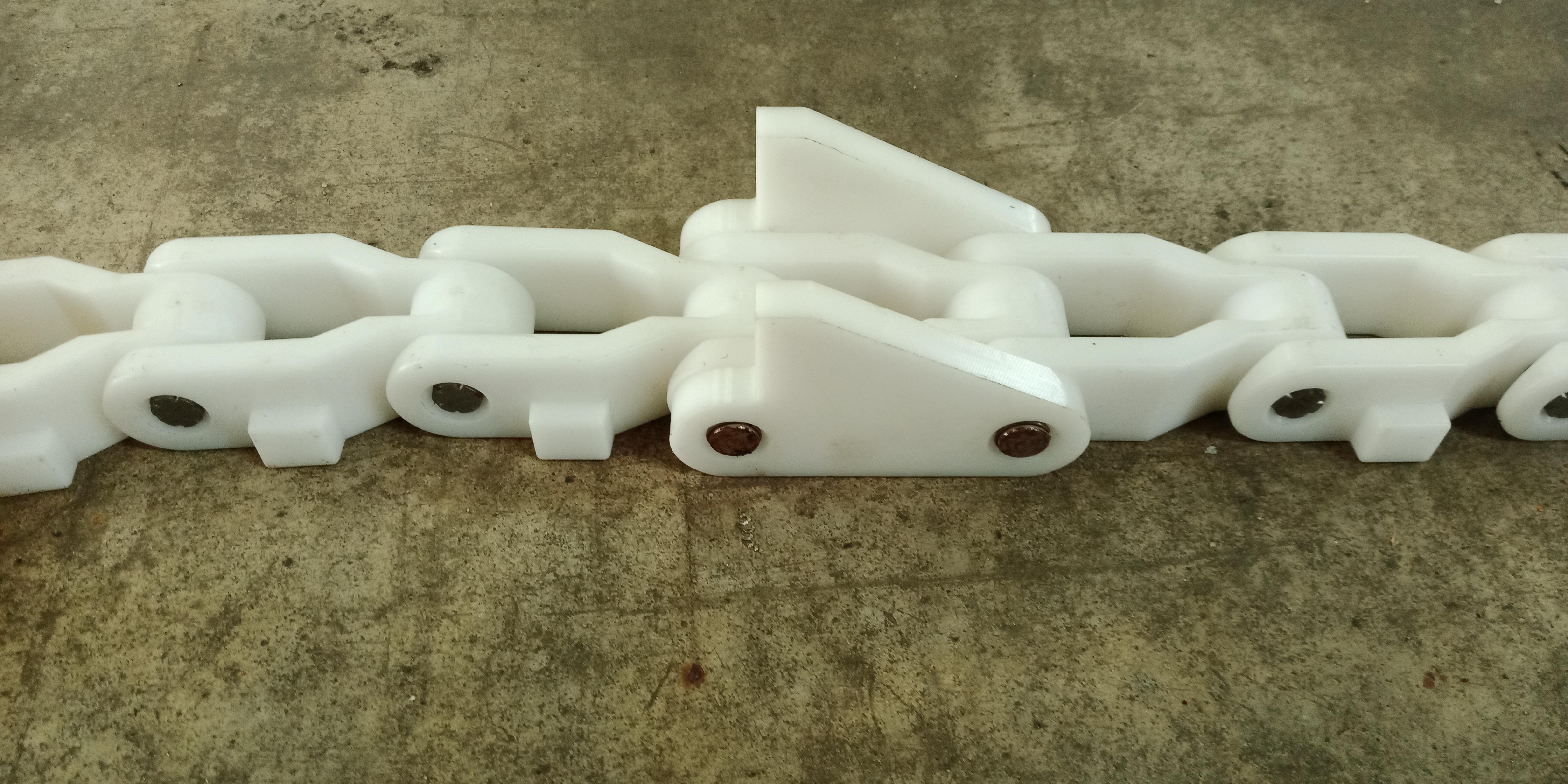 Used Plastic chain with blocks