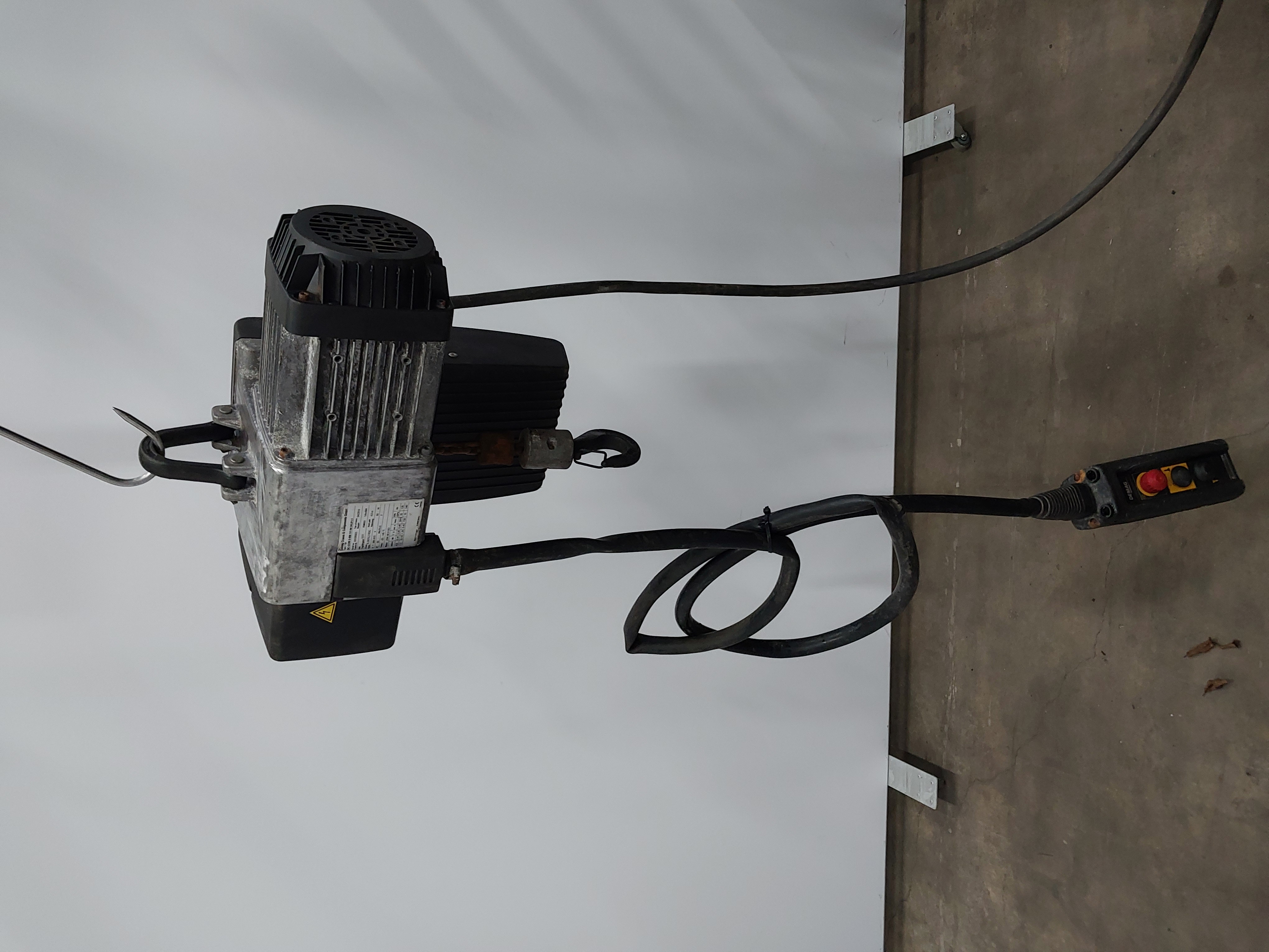 Used Electric chain hoist | 500 kg