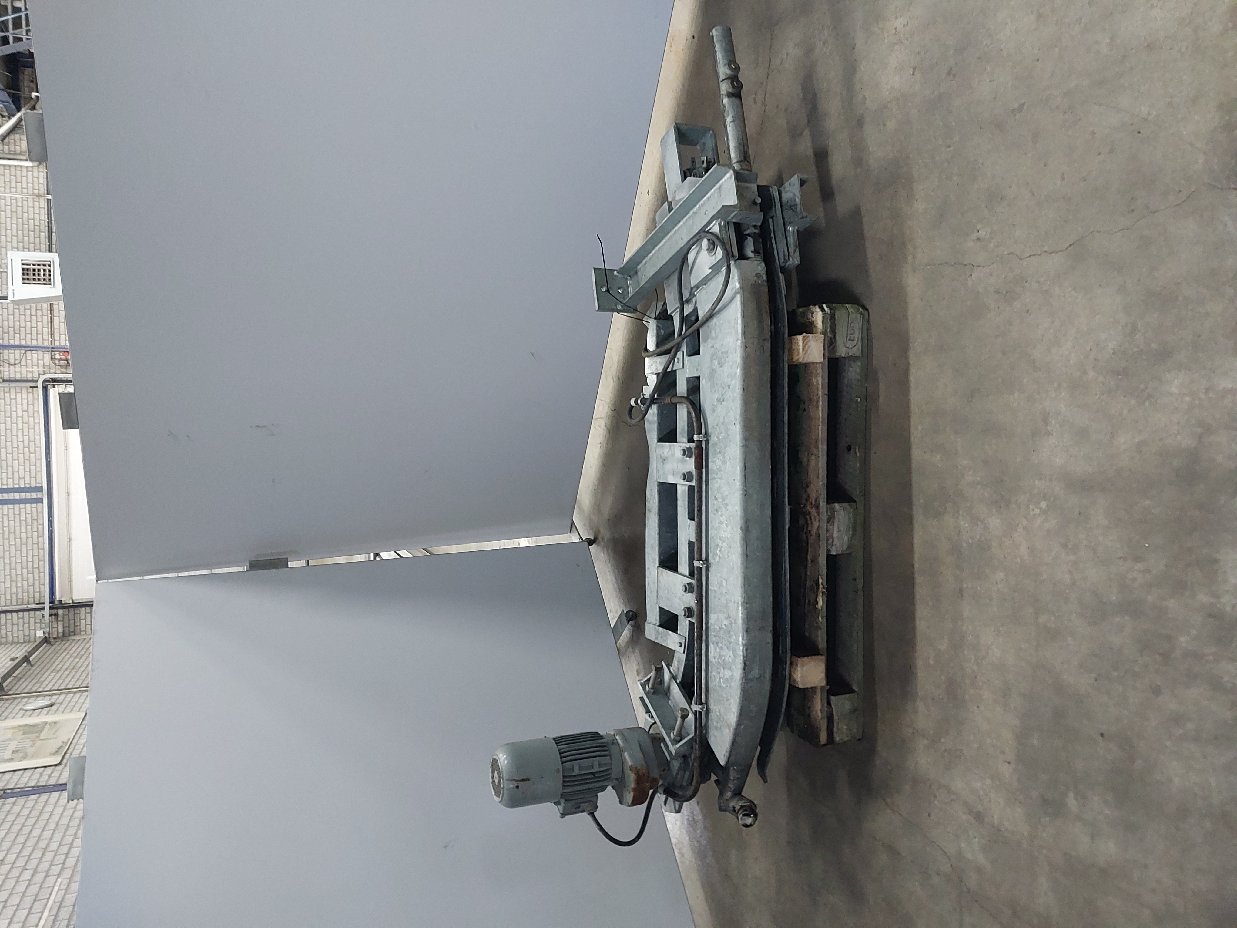 Used Loading and unloading elevator