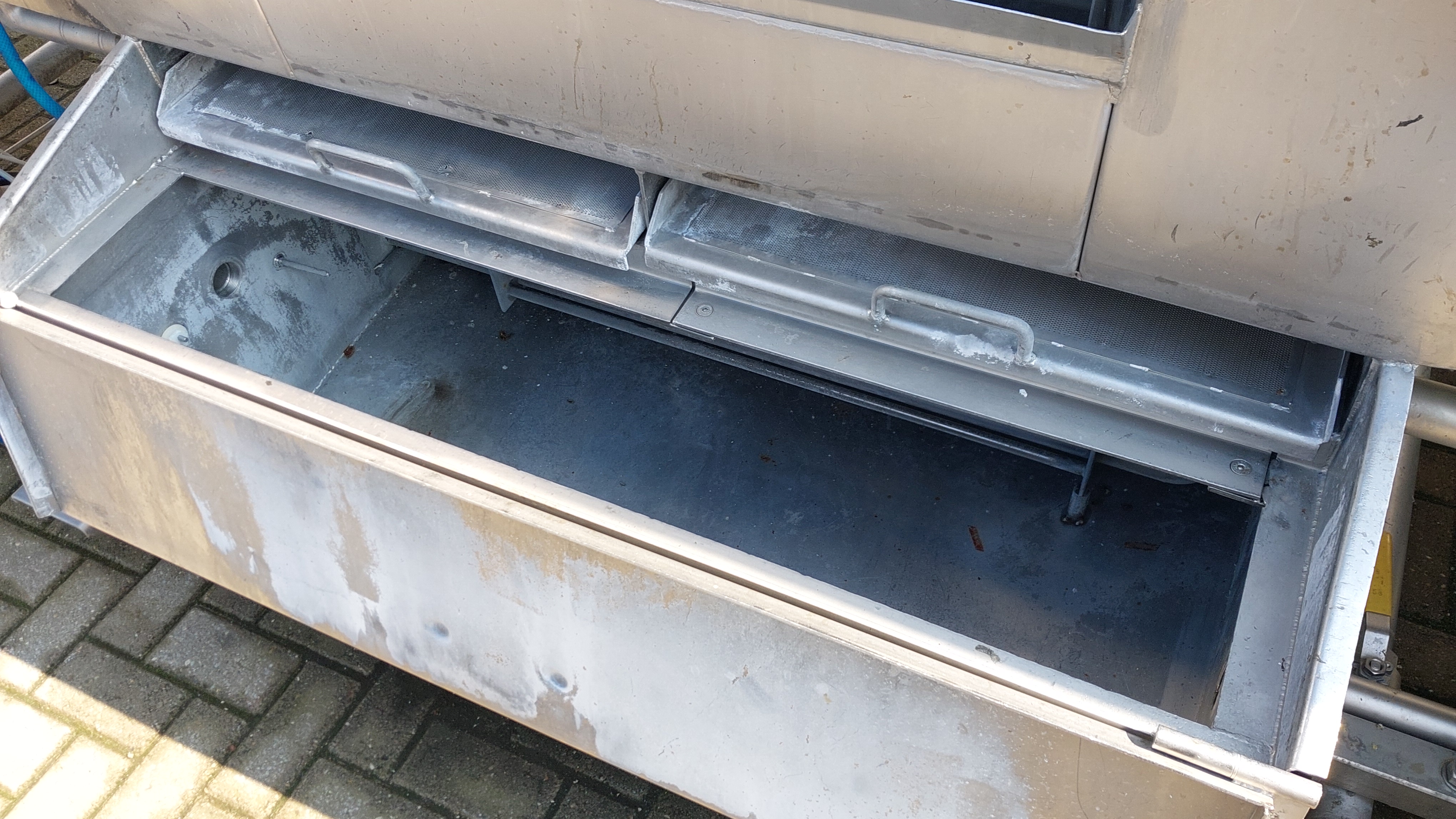 Used Crate washer and dryer